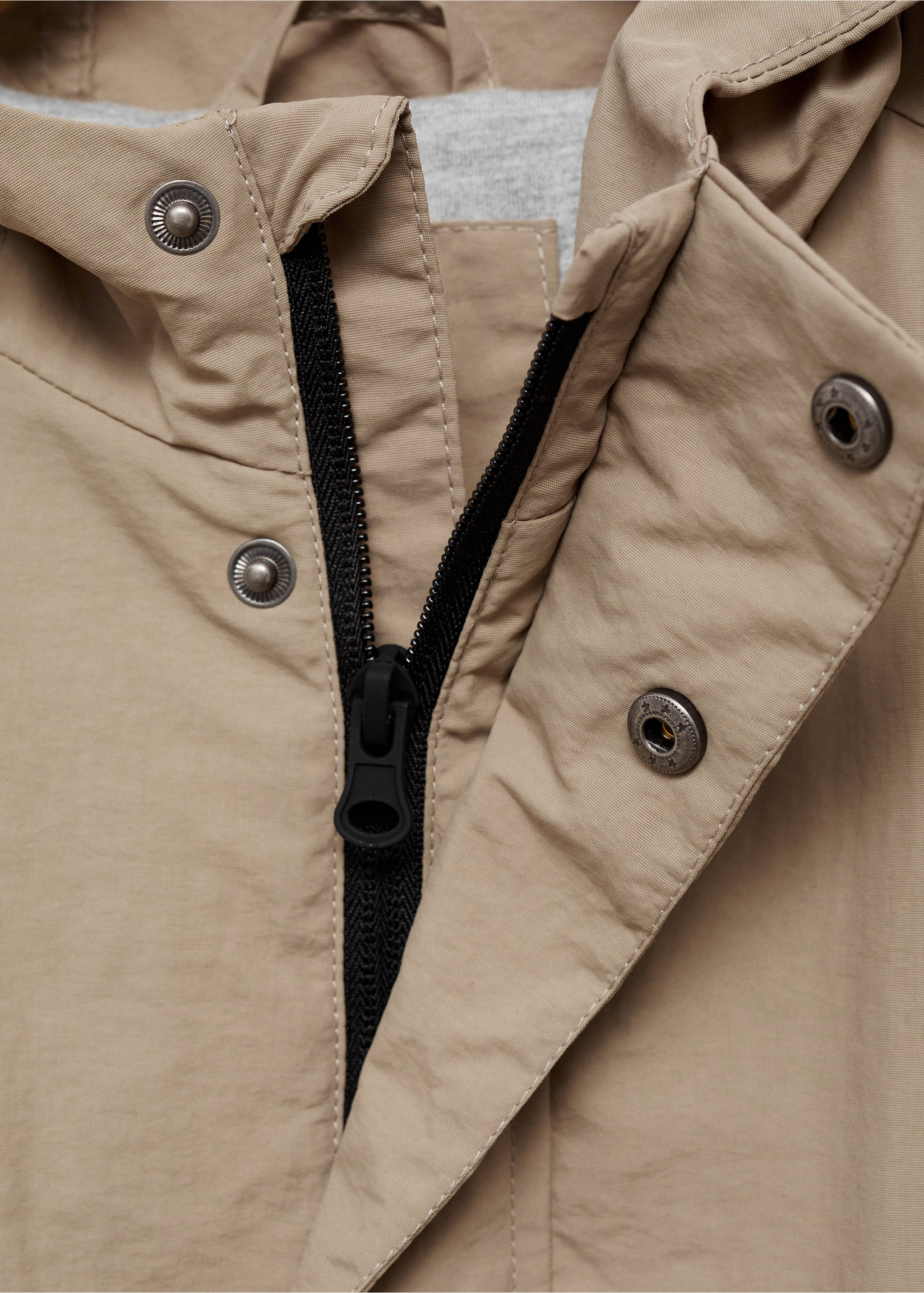 Hooded parka - Details of the article 8, Sand. Ref: 87073644-00.
