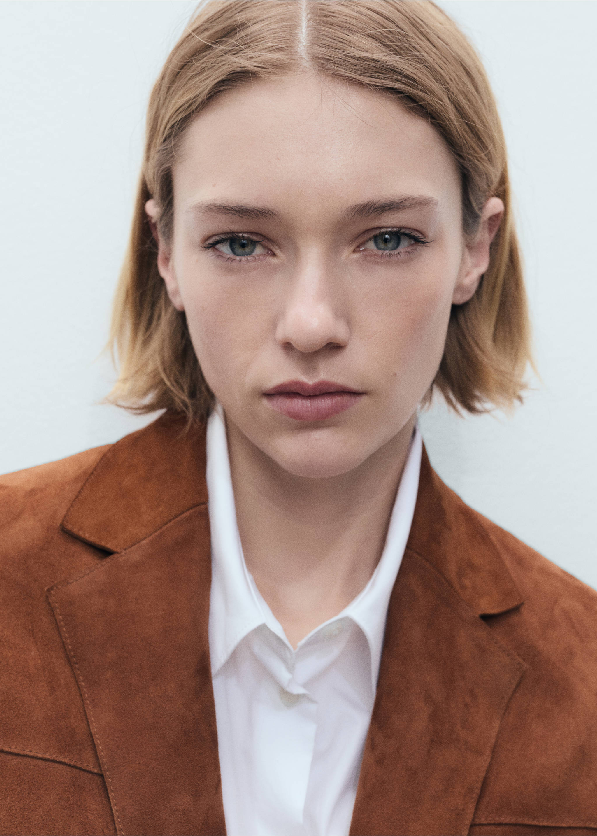 Blazer recta ante - Detalle del artículo 1, Marrón tabaco. Ref: 87073653-00.