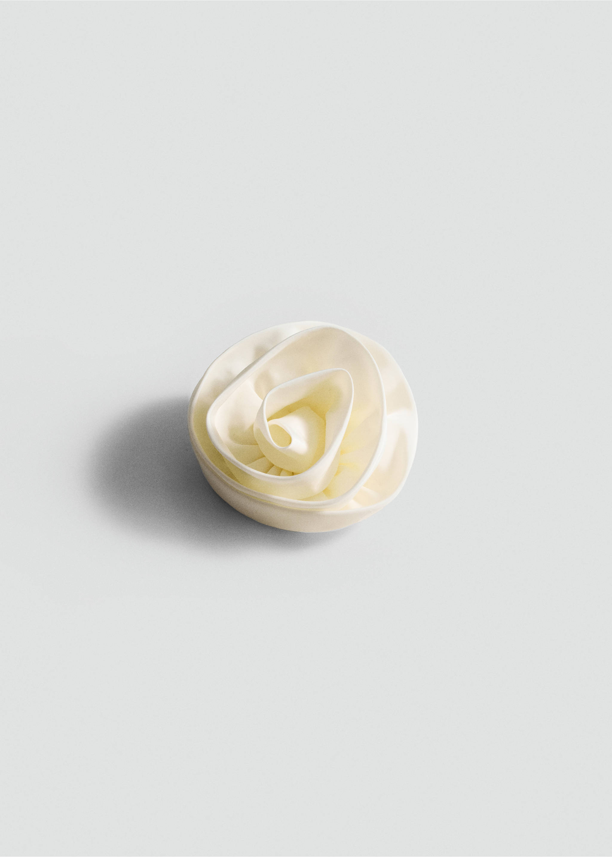 Maxi-flower scrunchie - Article without model, Ecru. Ref: 87074062-00.