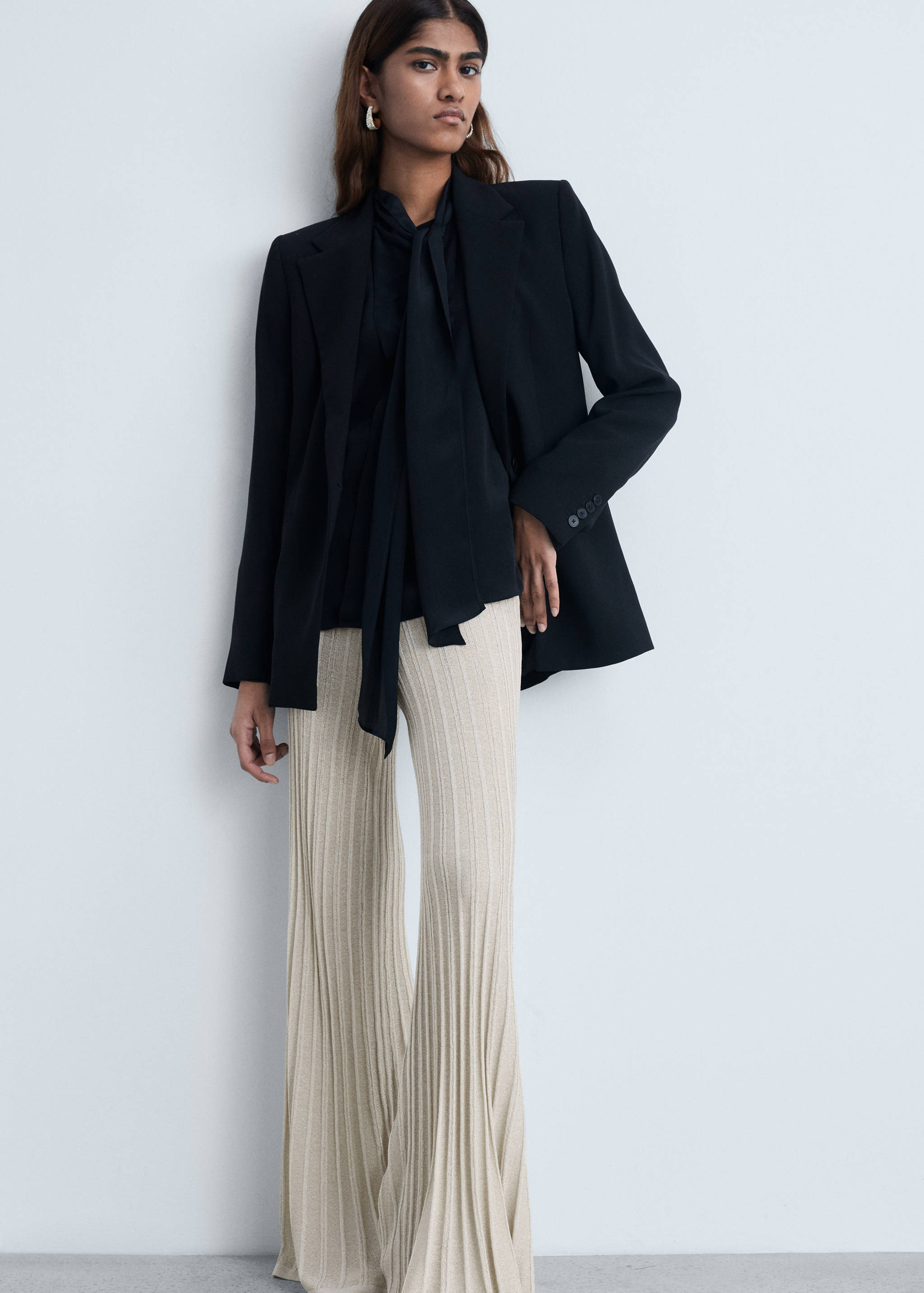 Flared knitted trousers - Details of the article 2