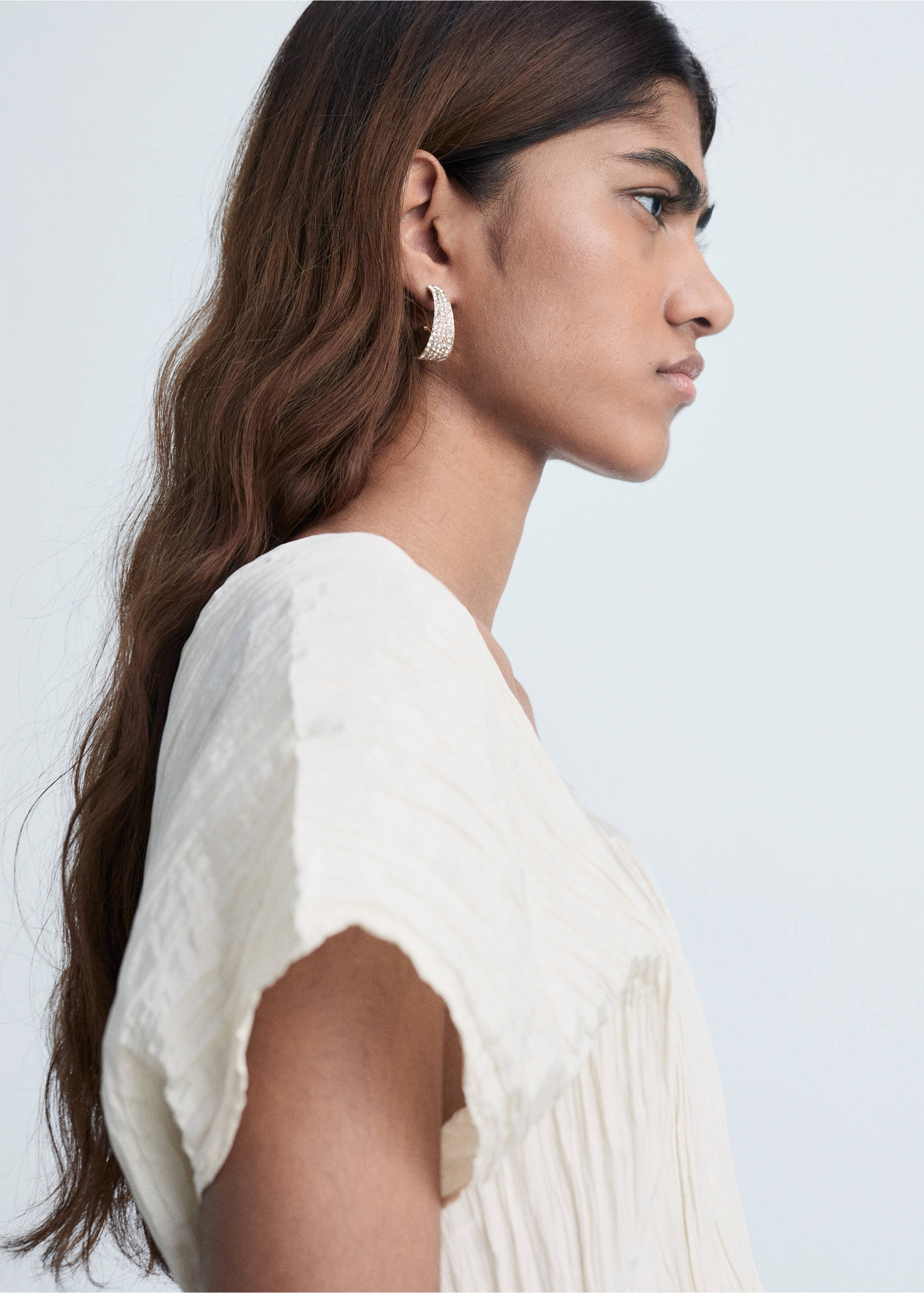 Wrinkled effect V-neck top - Details of the article 1, Vanilla. Ref: 87074064-00.
