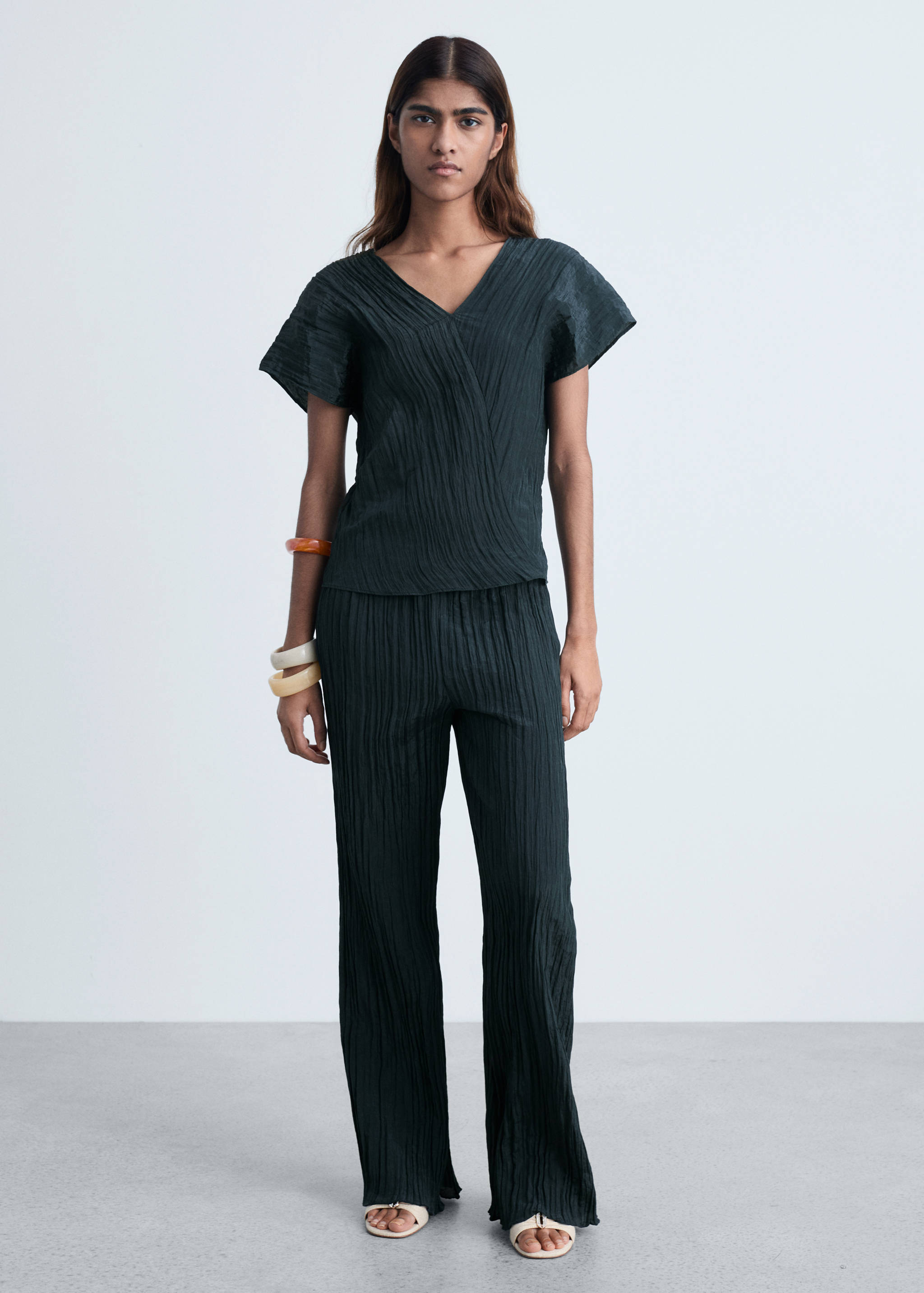 Wrinkled effect V-neck top - General plane