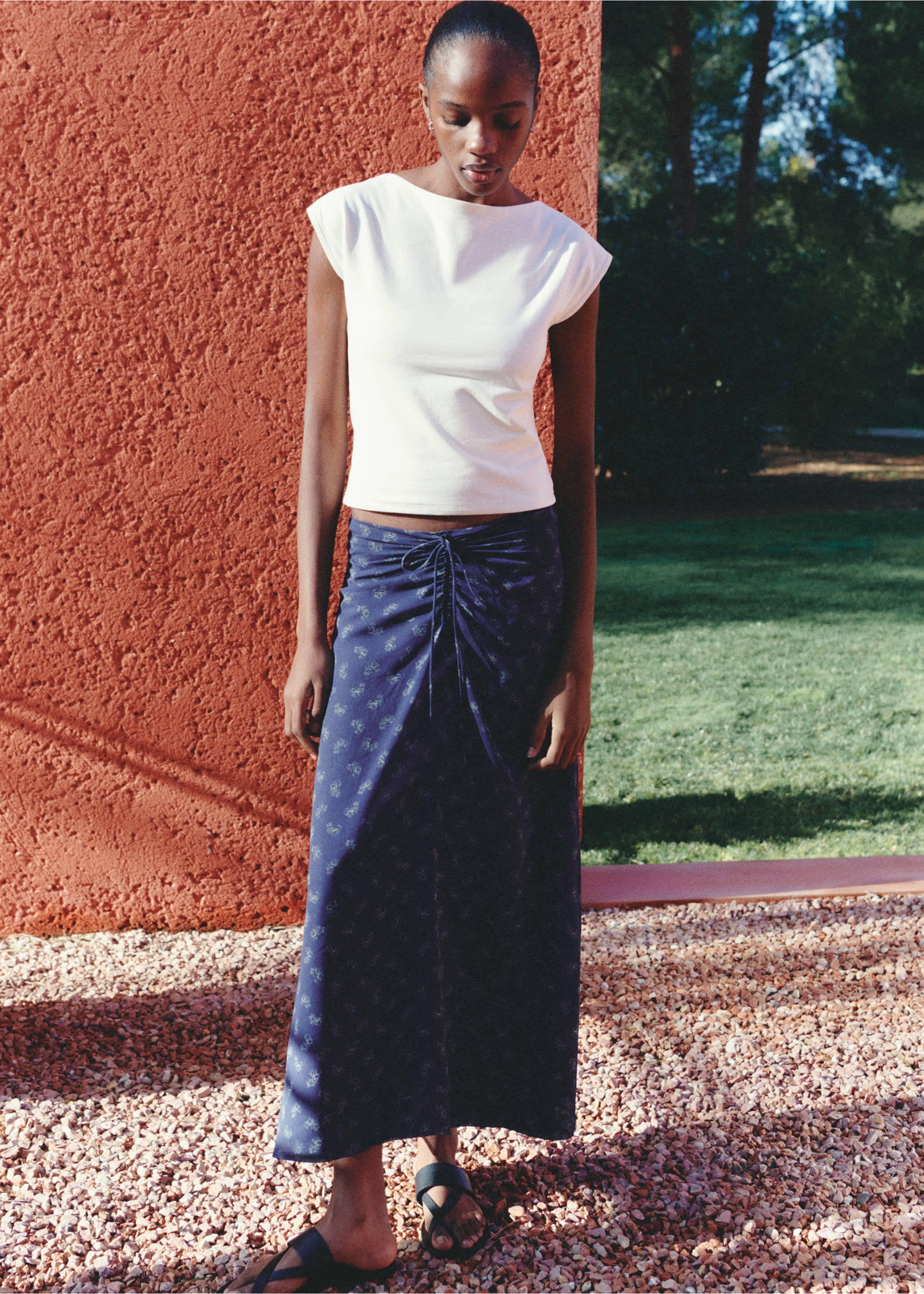 Printed long skirt - Details of the article 5, Dark Navy. Ref: 87074067-00.