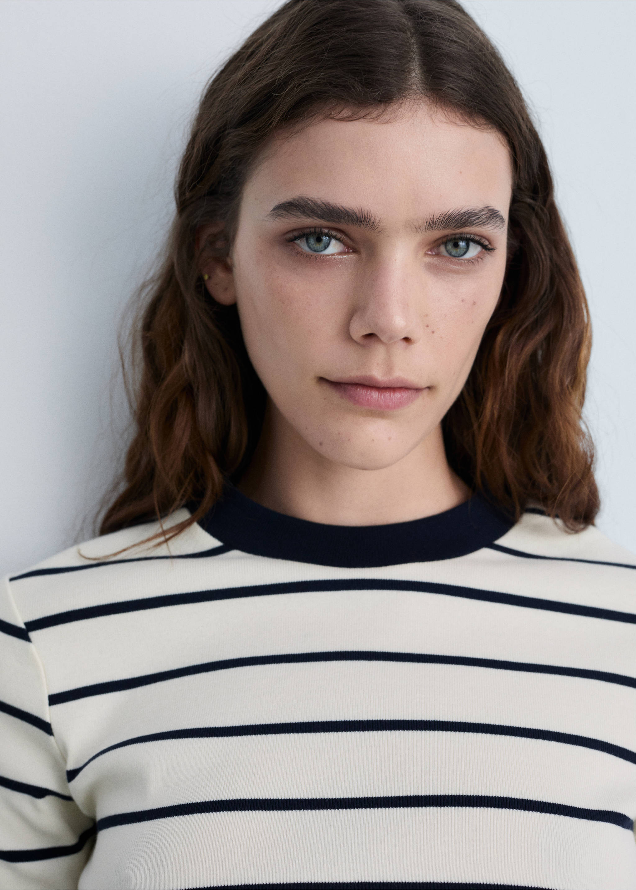 Striped cotton T-shirt - Details of the article 1, Ecru. Ref: 87074077-00.