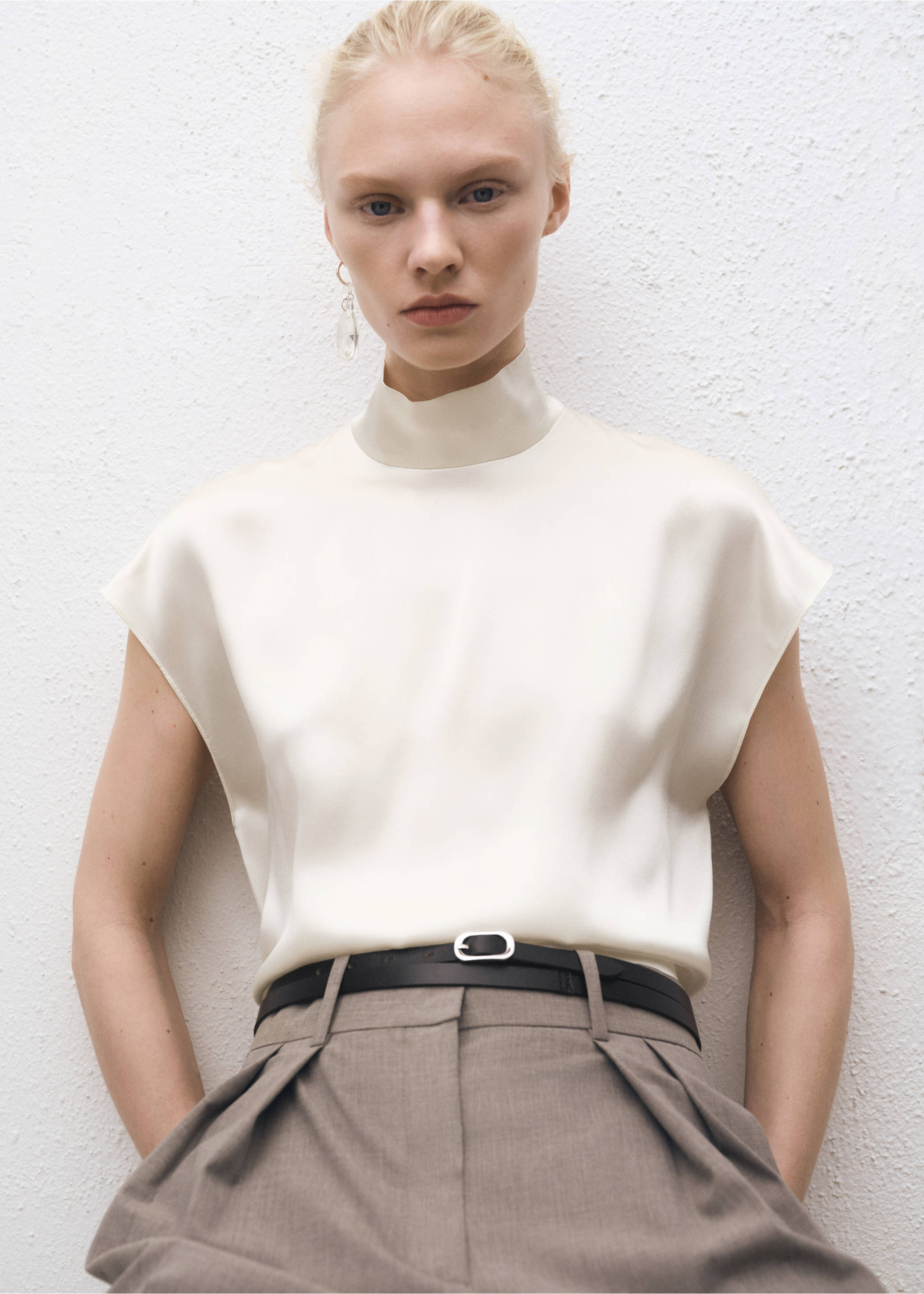 High neck silk blouse - Medium plane, Ecru. Ref: 87074081-00.