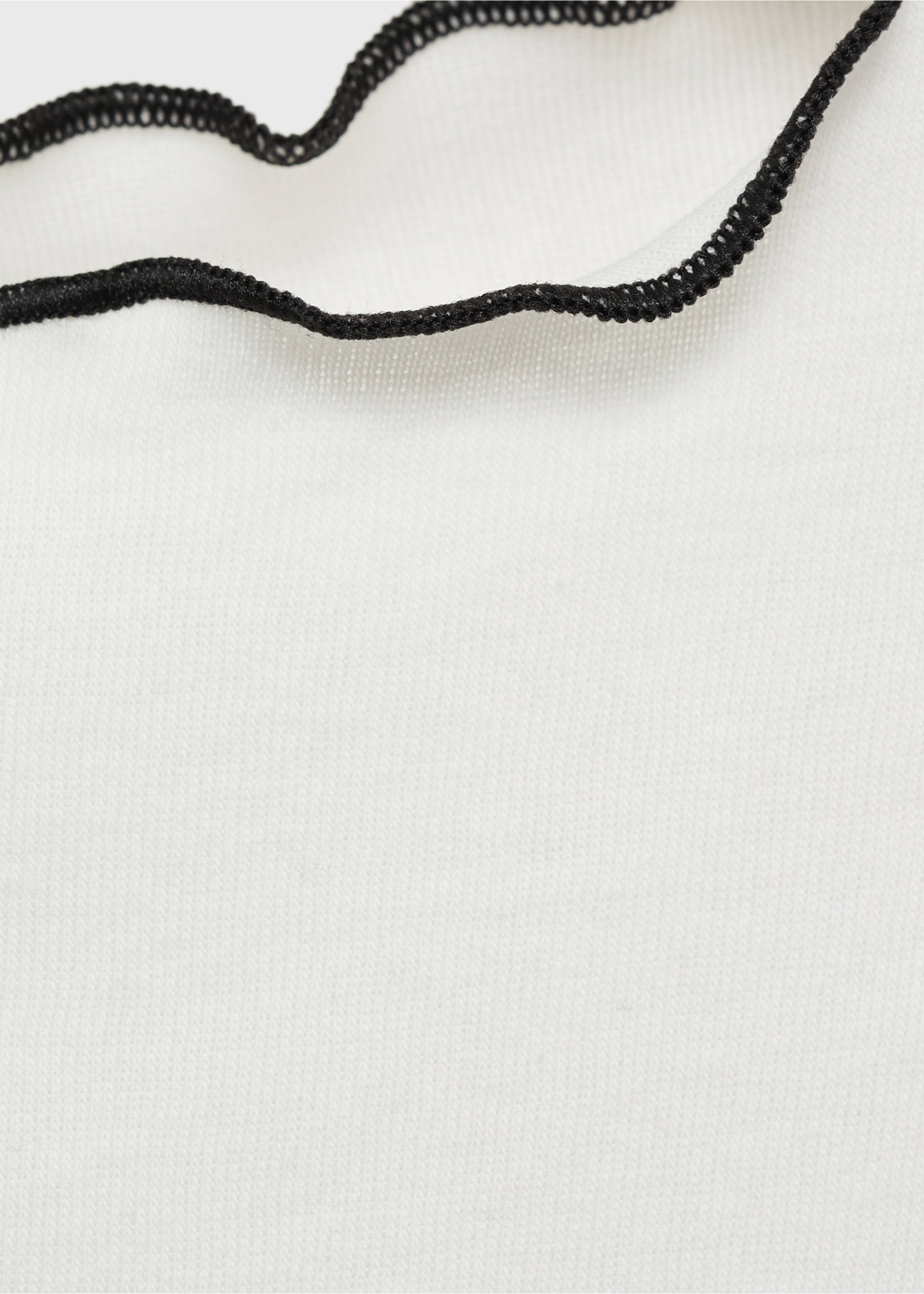 Crop top t-shirt with contrasting trim - Details of the article 8, White. Ref: 87074090-00.