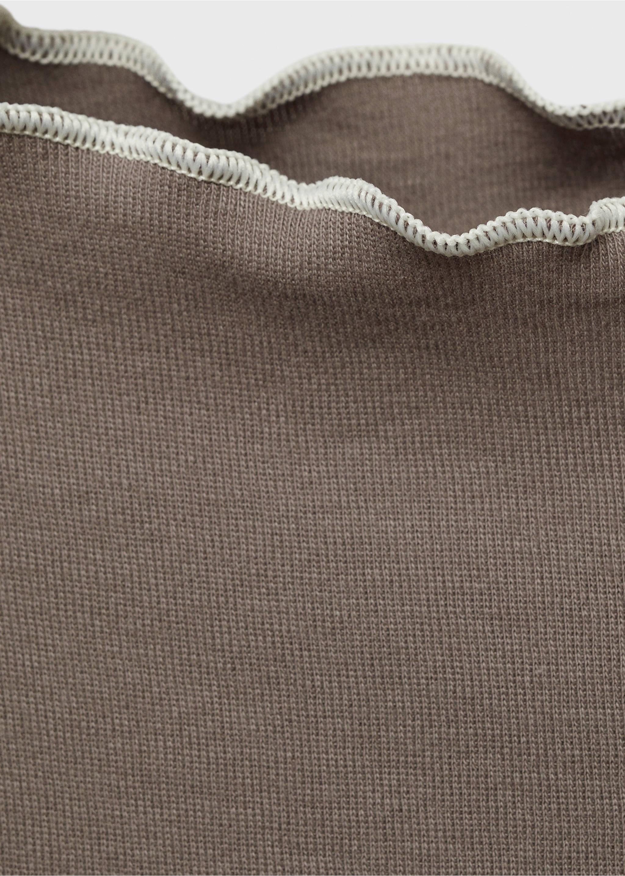 Crop top t-shirt with contrasting trim - Details of the article 8, Medium Brown. Ref: 87074090-00.