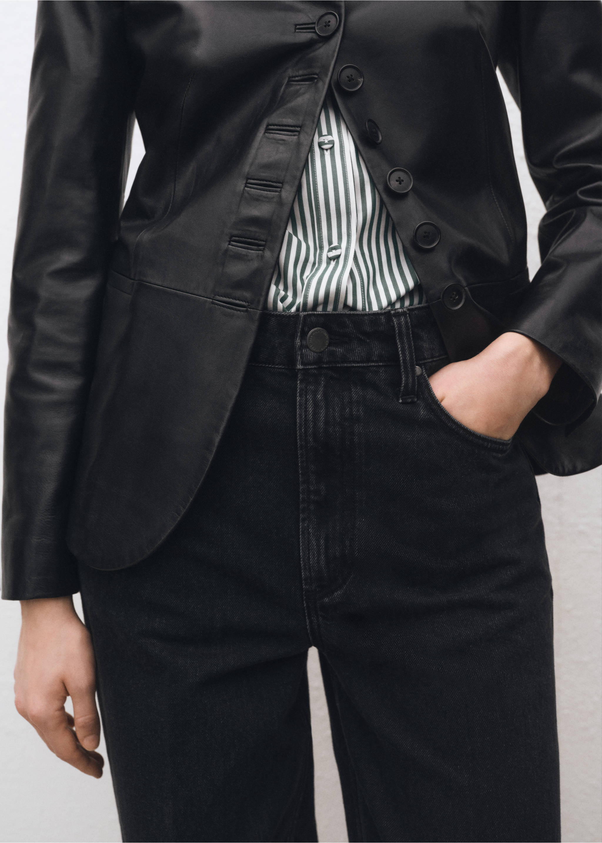 High waist straight jeans - Details of the article 1, Black denim. Ref: 87074091-00.