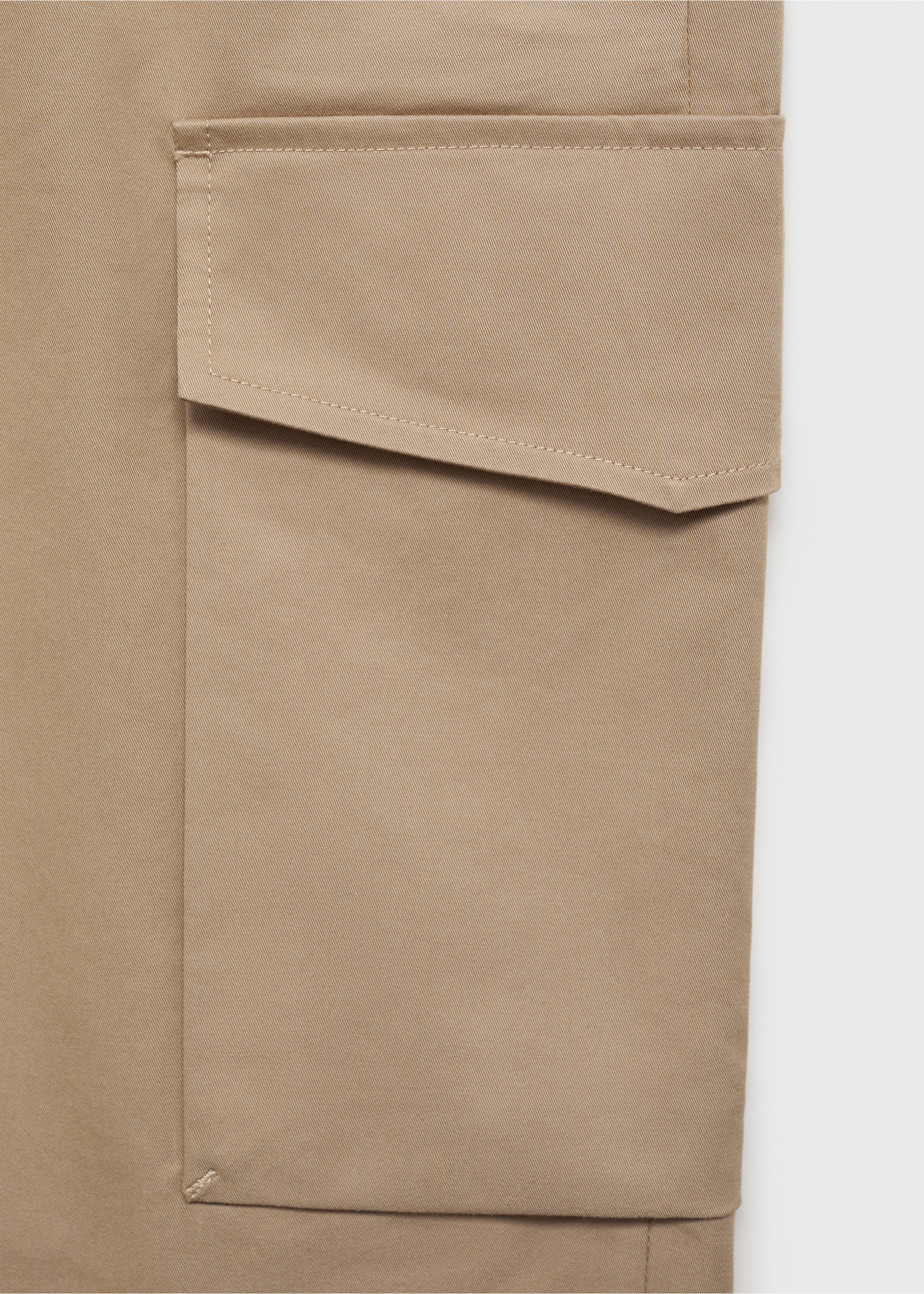 Relaxed-fit cargo trousers - Details of the article 8, Medium Brown. Ref: 87074396-00.