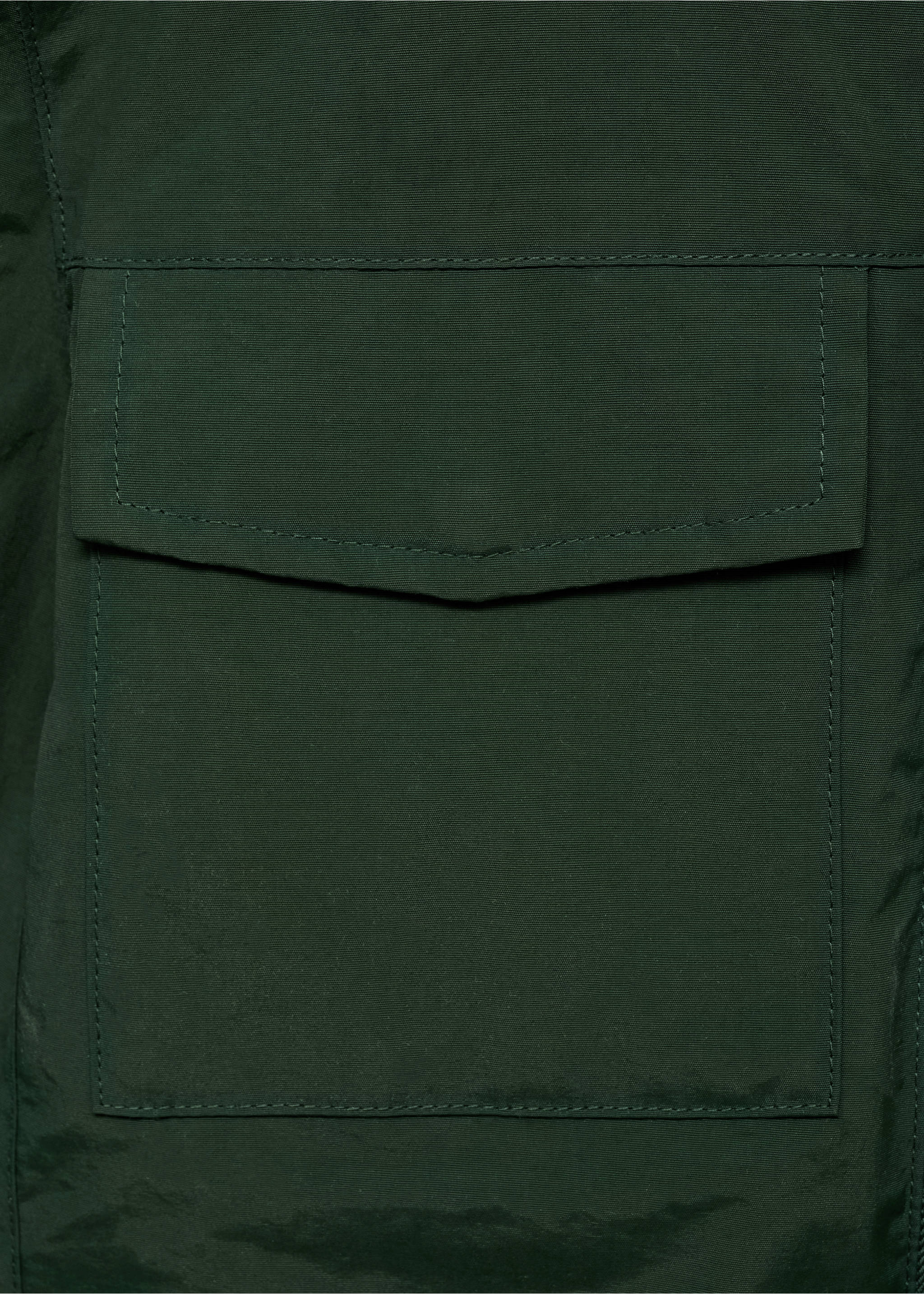 Parka imperméable capuche - Détail de l'article 8, Vert foncé. Ref: 87074398-00.