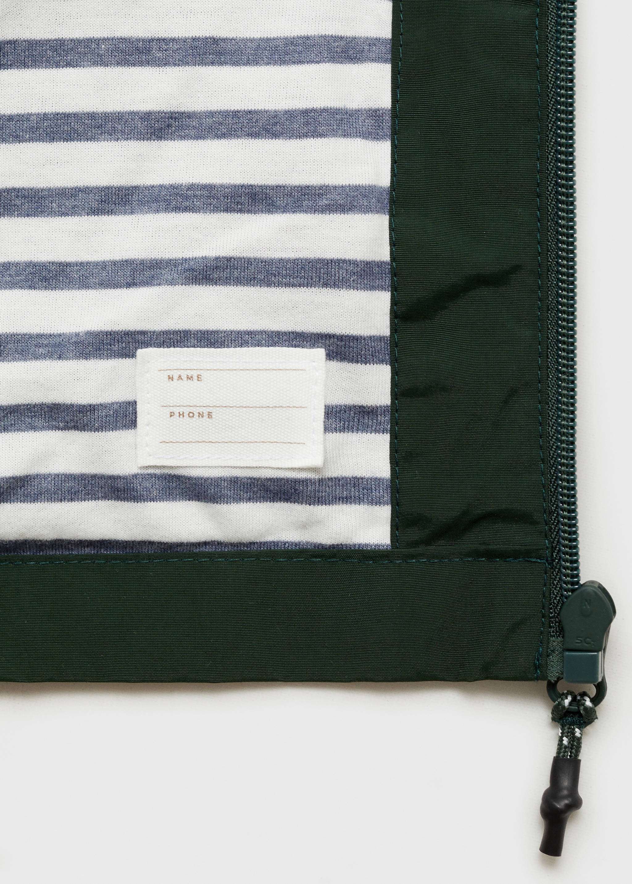 Hooded water-repellent barn jacket - Details of the article 0