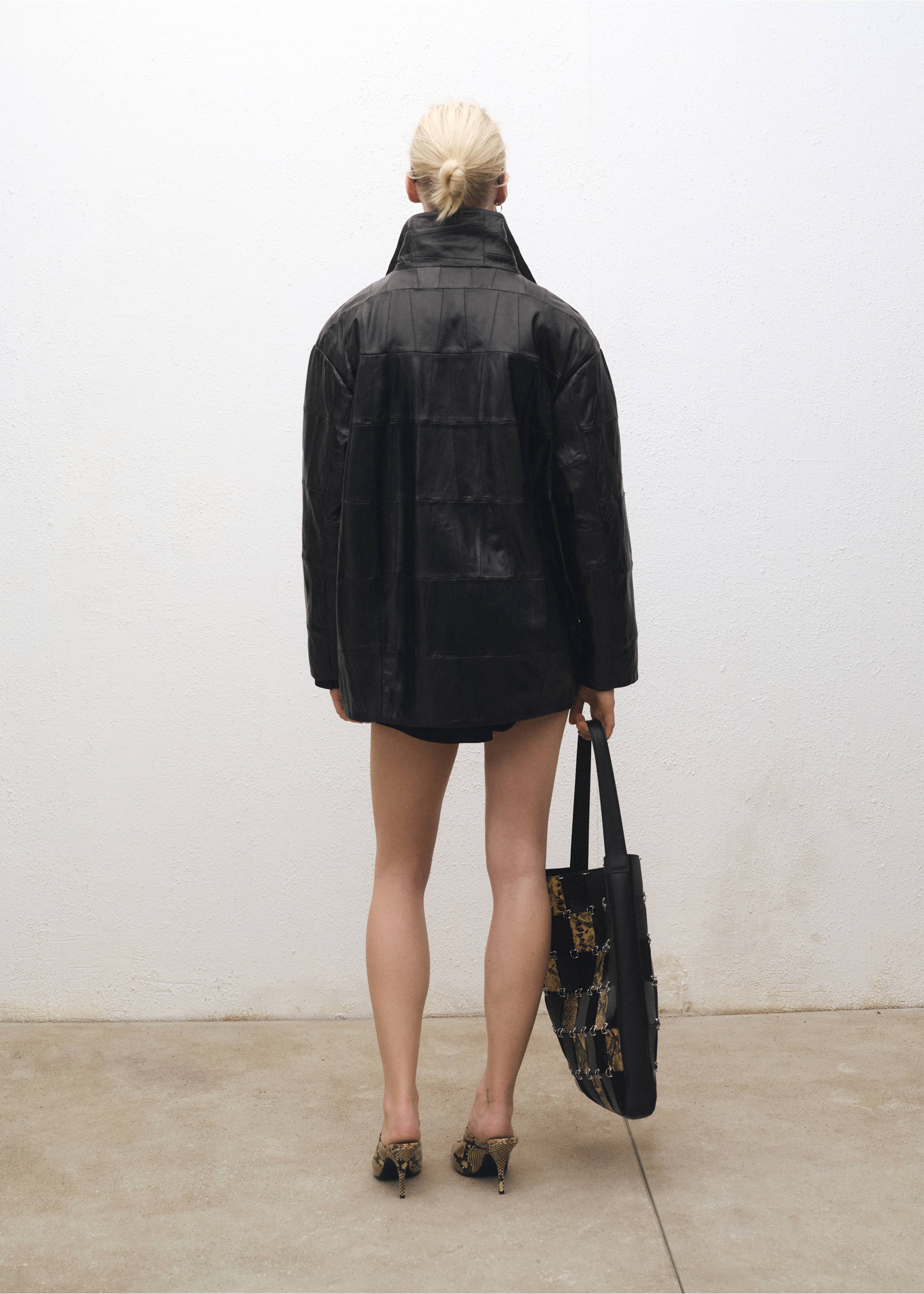 Oversized patchwork leather coat - Reverse of the article, Black. Ref: 87074418-00.