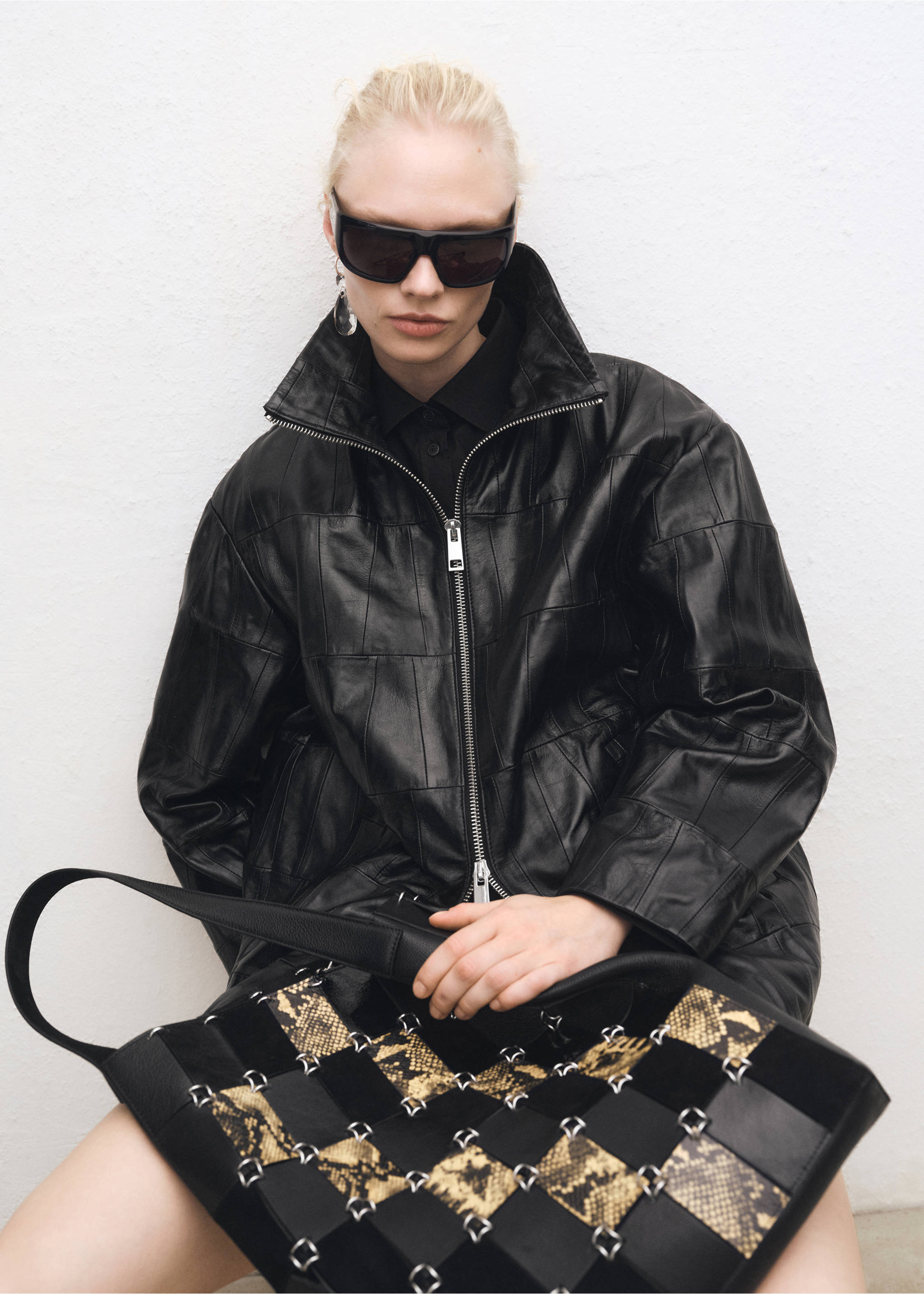 Oversized patchwork leather coat - Details of the article 6, Black. Ref: 87074418-00.