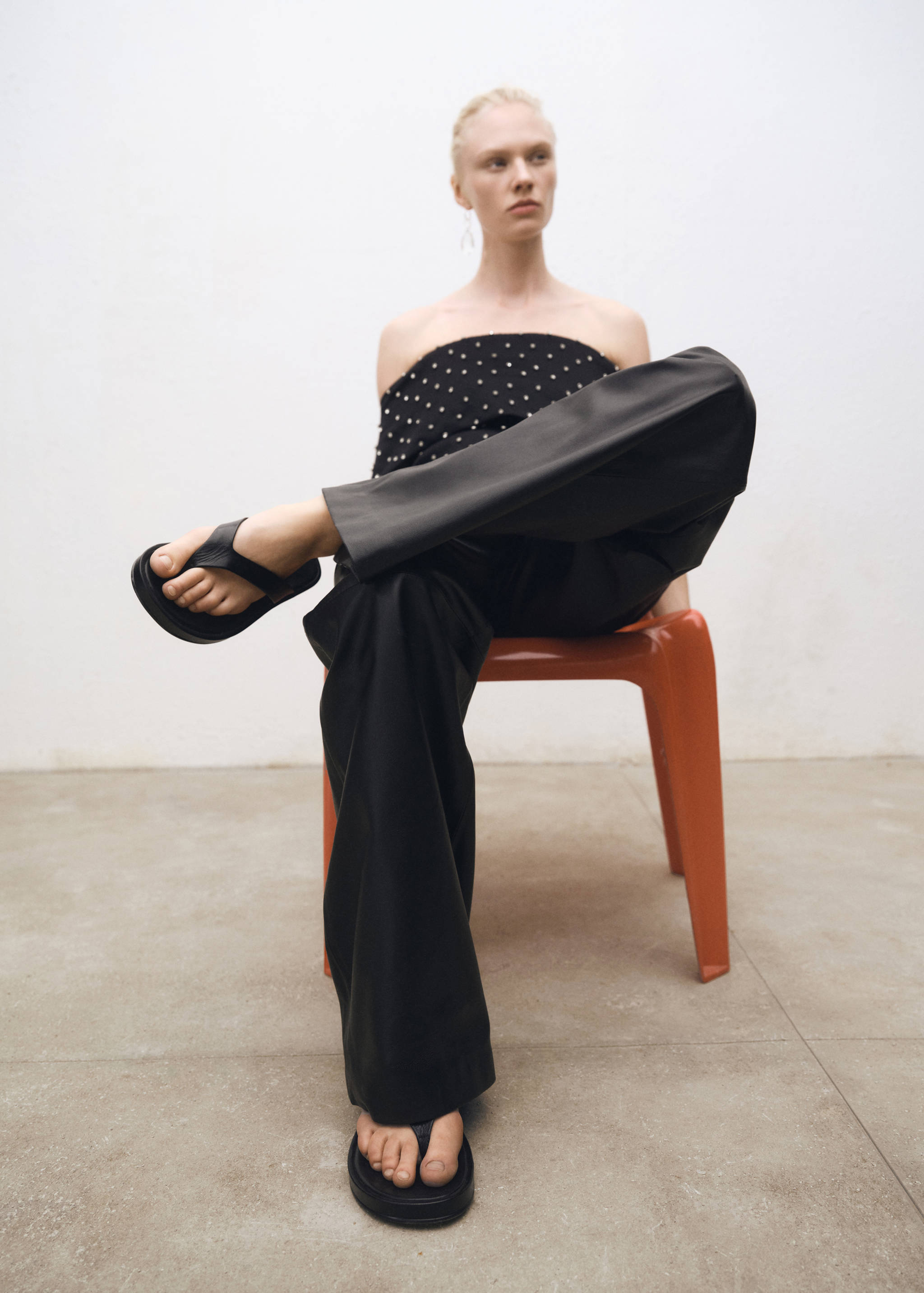 Leather straps sandals - General plane