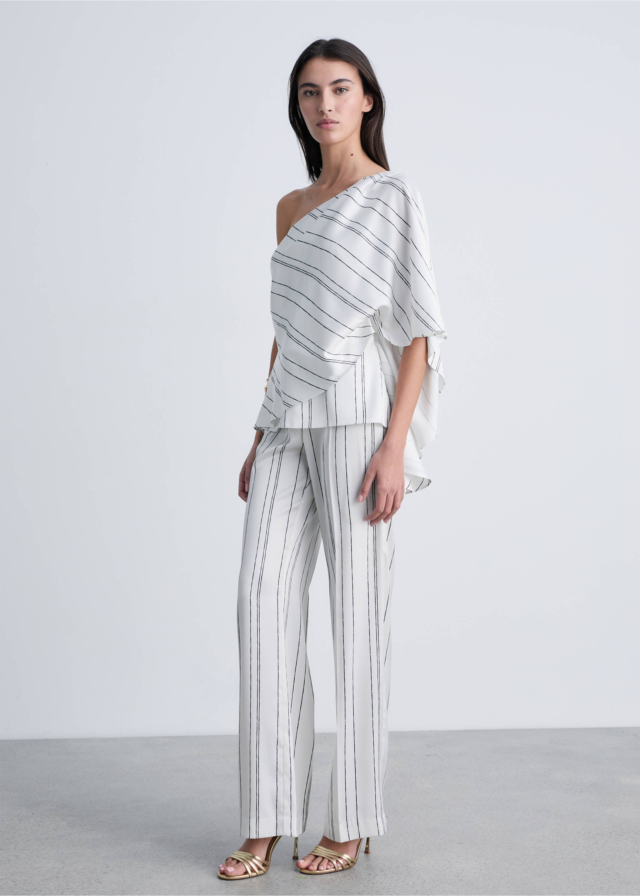 Asymmetrical striped blouse - General plane, White. Ref: 87074778-00.