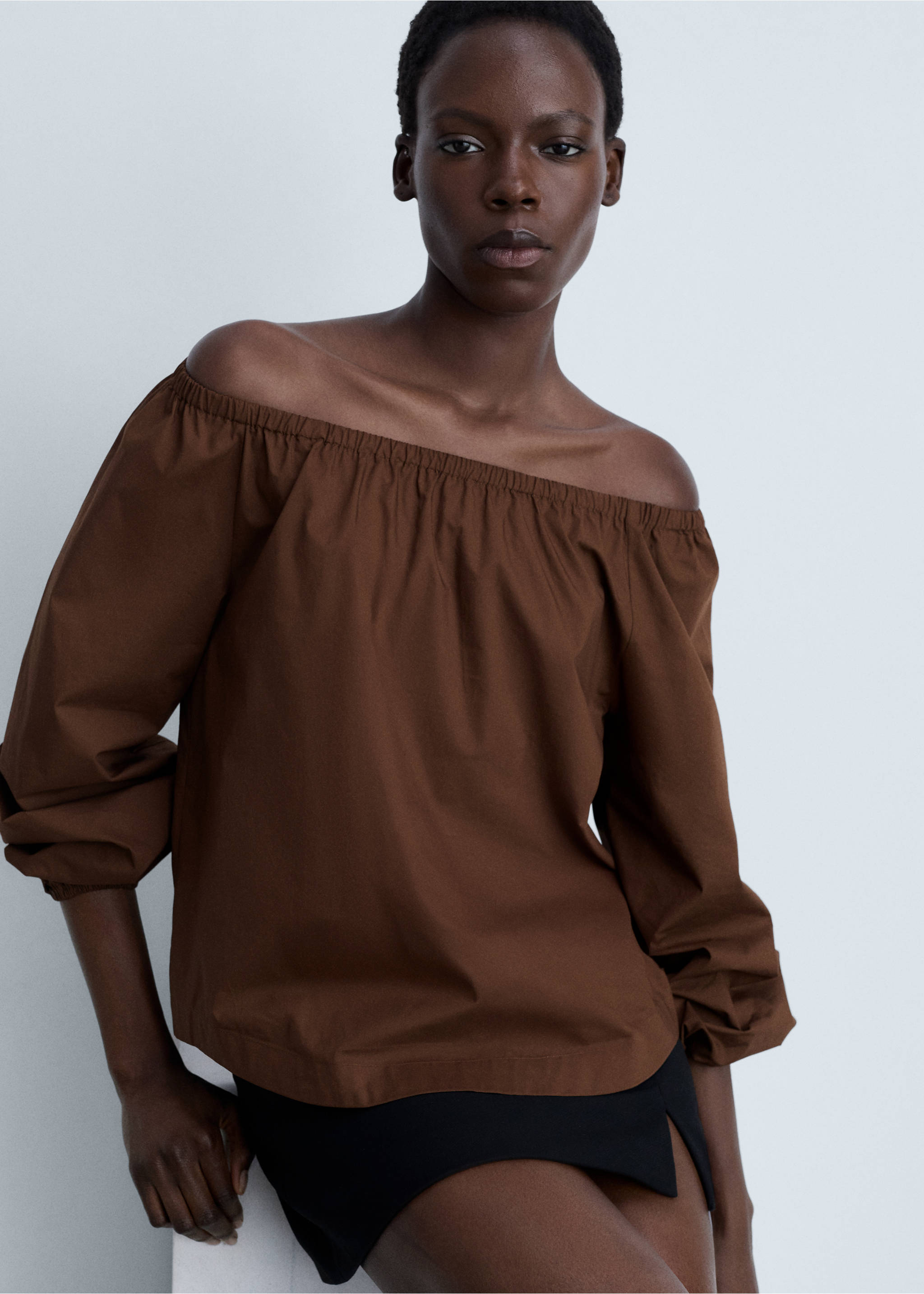 Cotton blouse with gathered neck - Details of the article 2, Brown. Ref: 87074783-00.