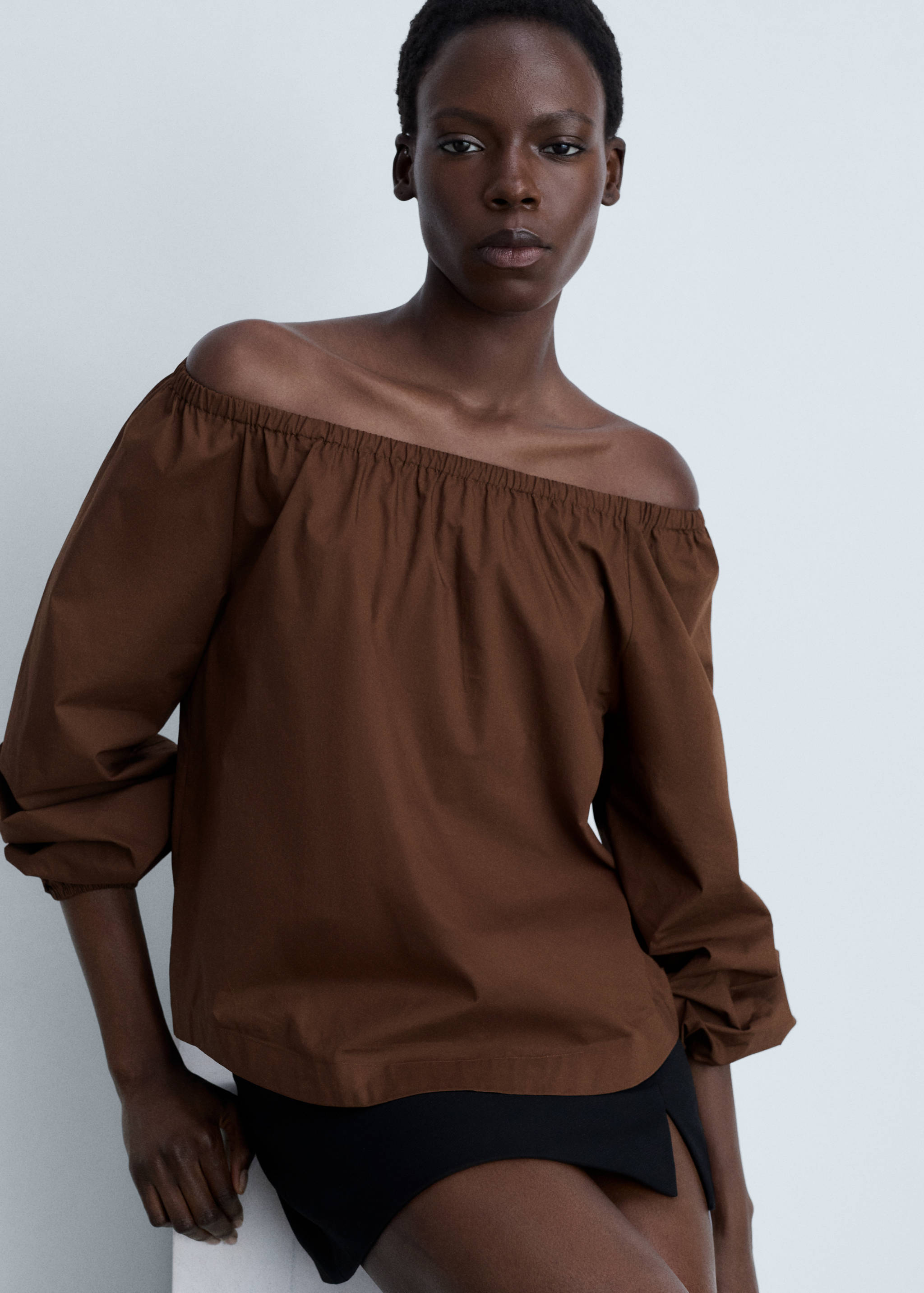 Cotton blouse with gathered neck - Details of the article 2