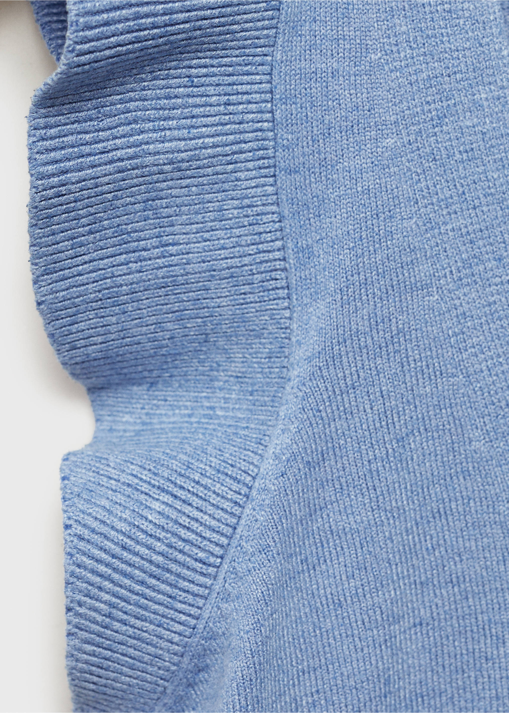 V-neck top - Details of the article 8, Sky Blue. Ref: 87074785-00.