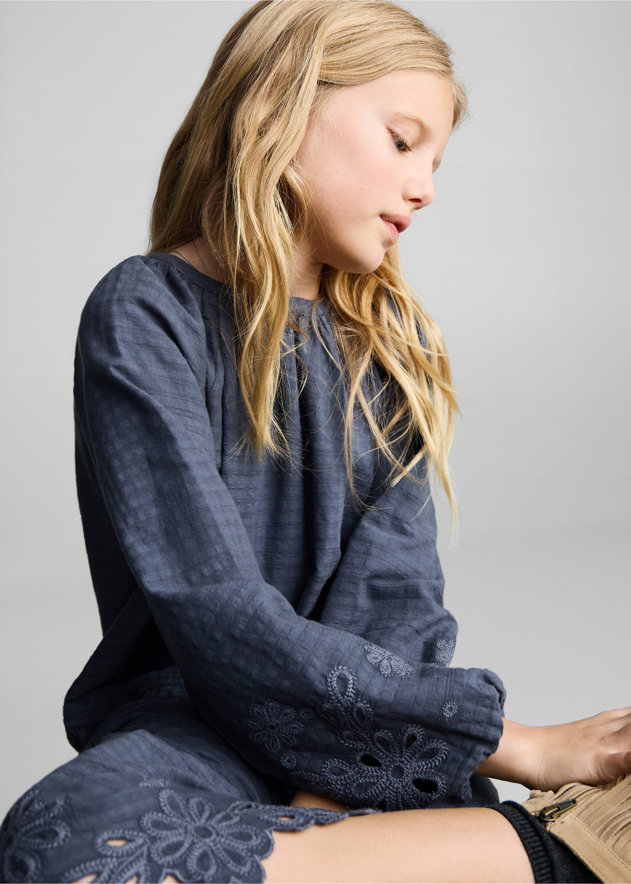 Embroidered textured dress - Details of the article 2, Blue. Ref: 87074796-00.