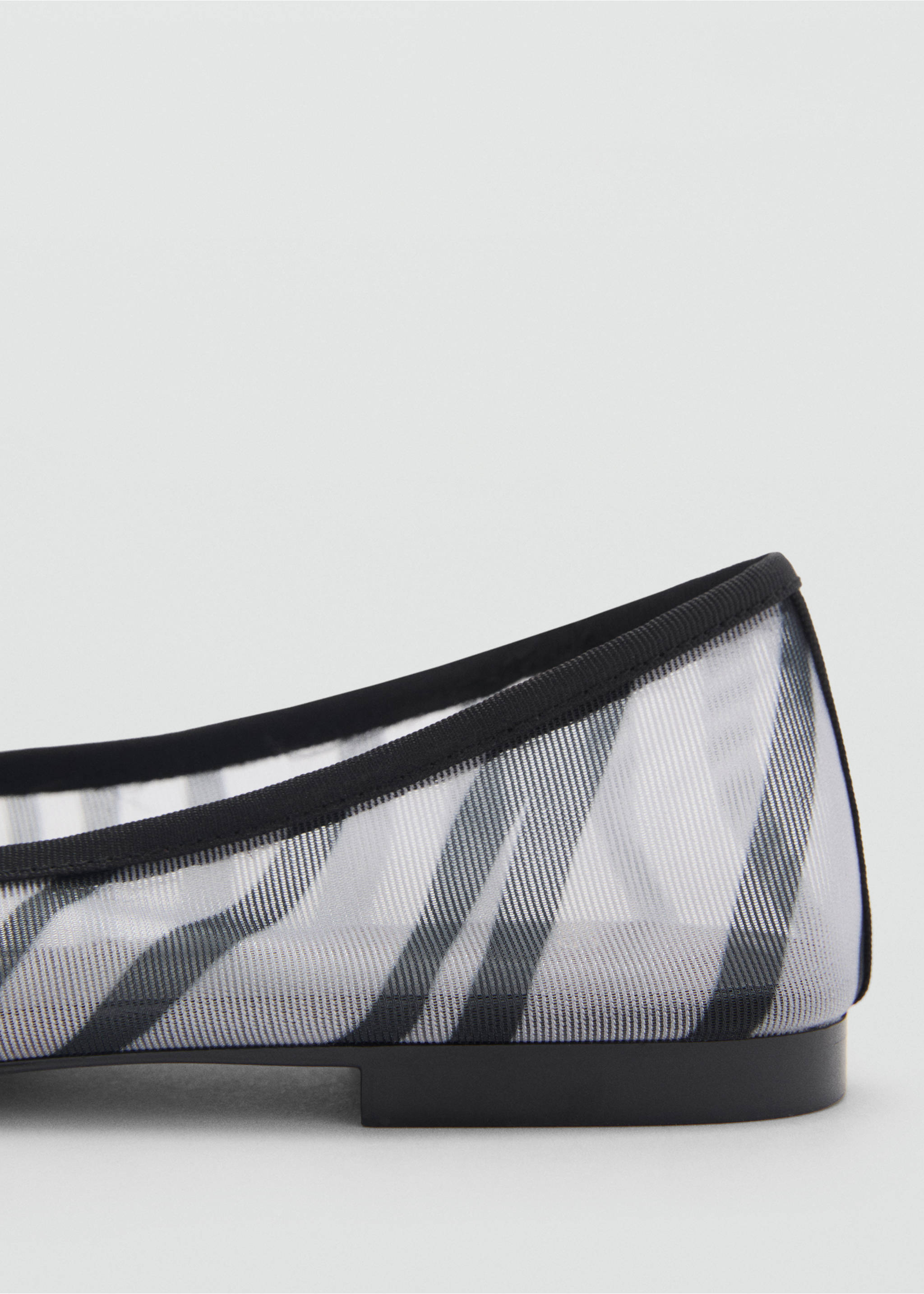 Mesh-Ballerina mit Animal-Print - Detail des Artikels 1, Weiß. Ref: 87074804-00.