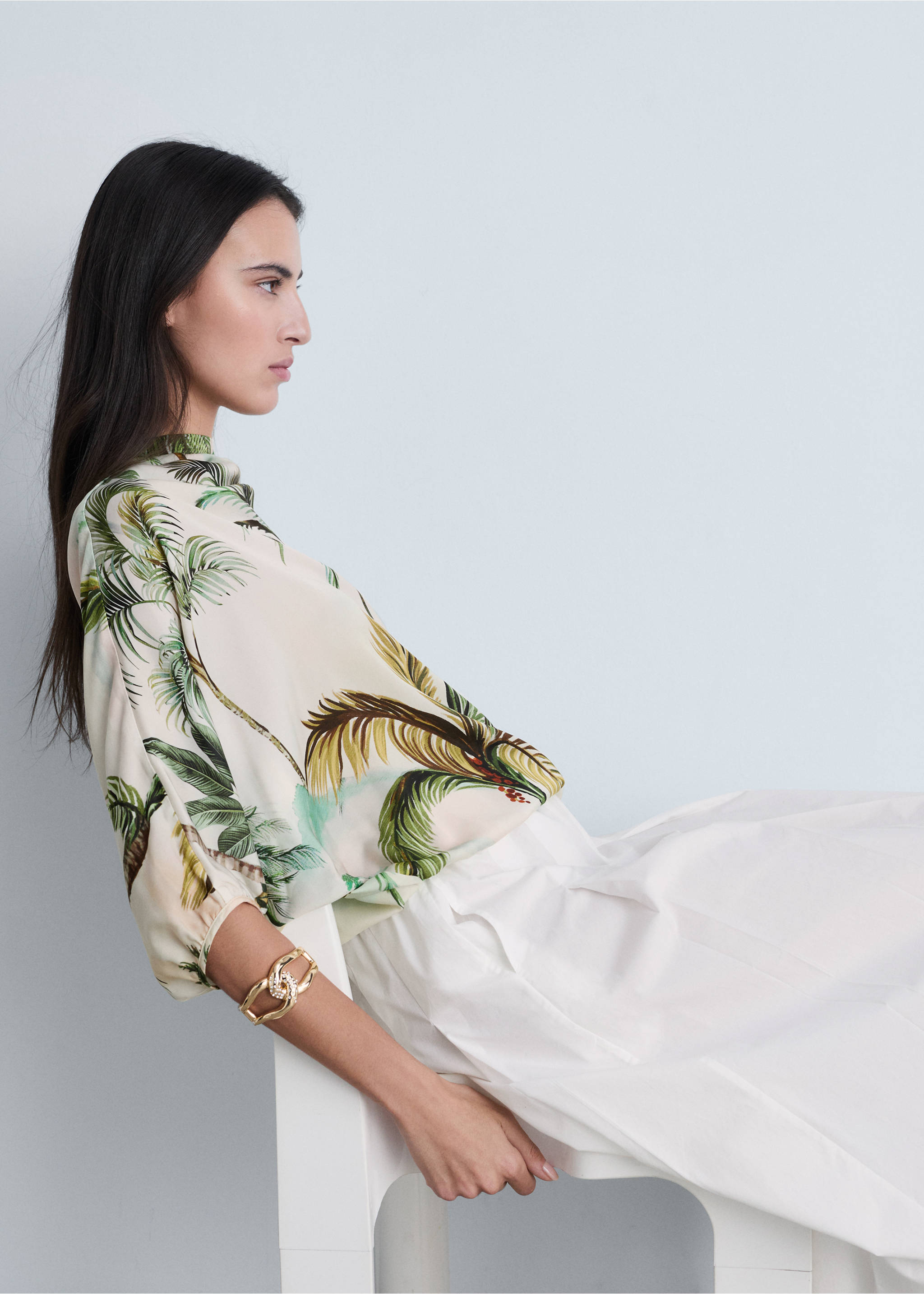 Drapiertes Cape mit Tropical Print - Detail des Artikels 2, Ecru. Ref: 87074807-00.