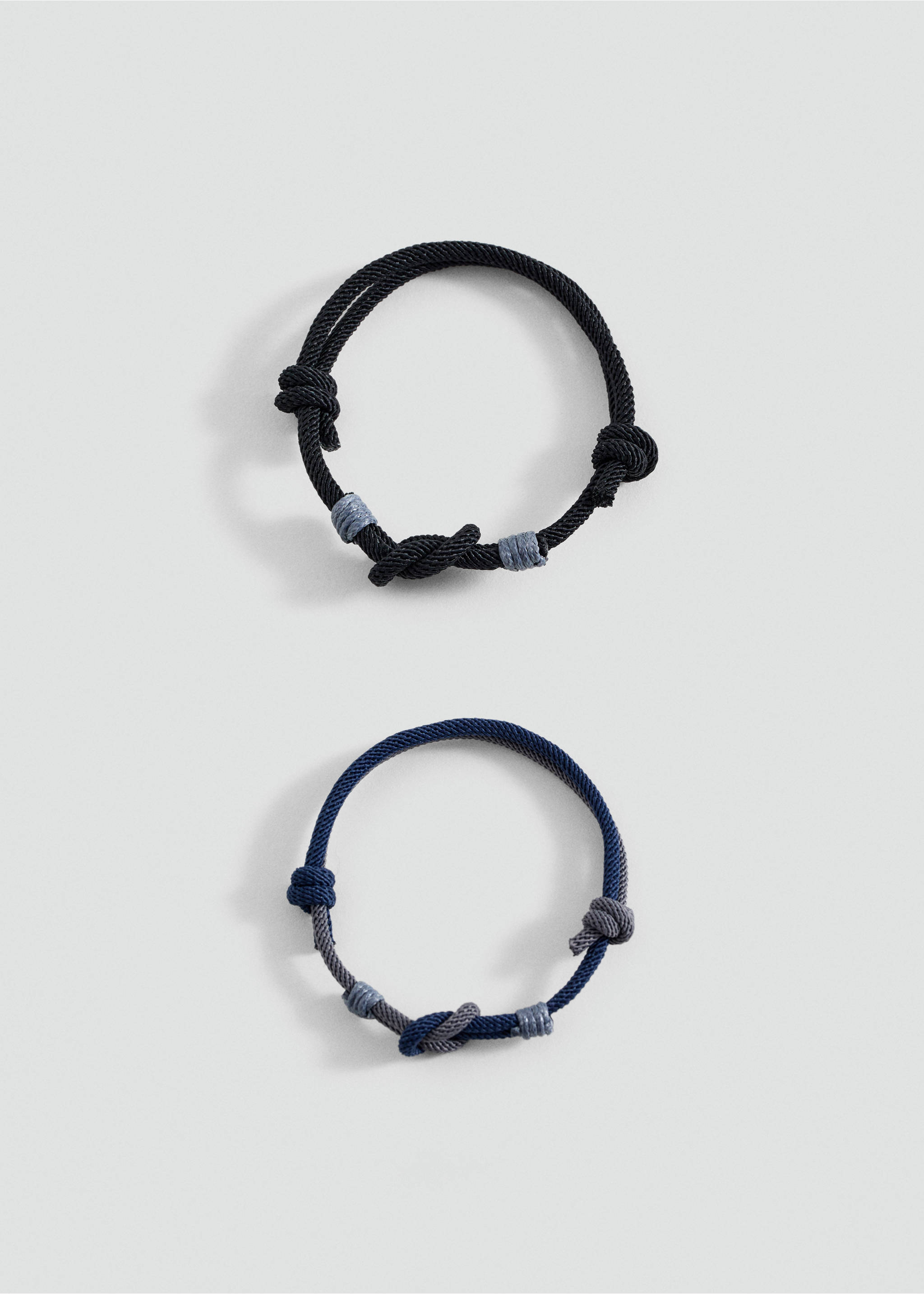 Pack bracelets nœuds - Plan moyen, Noir. Ref: 87075143-00.