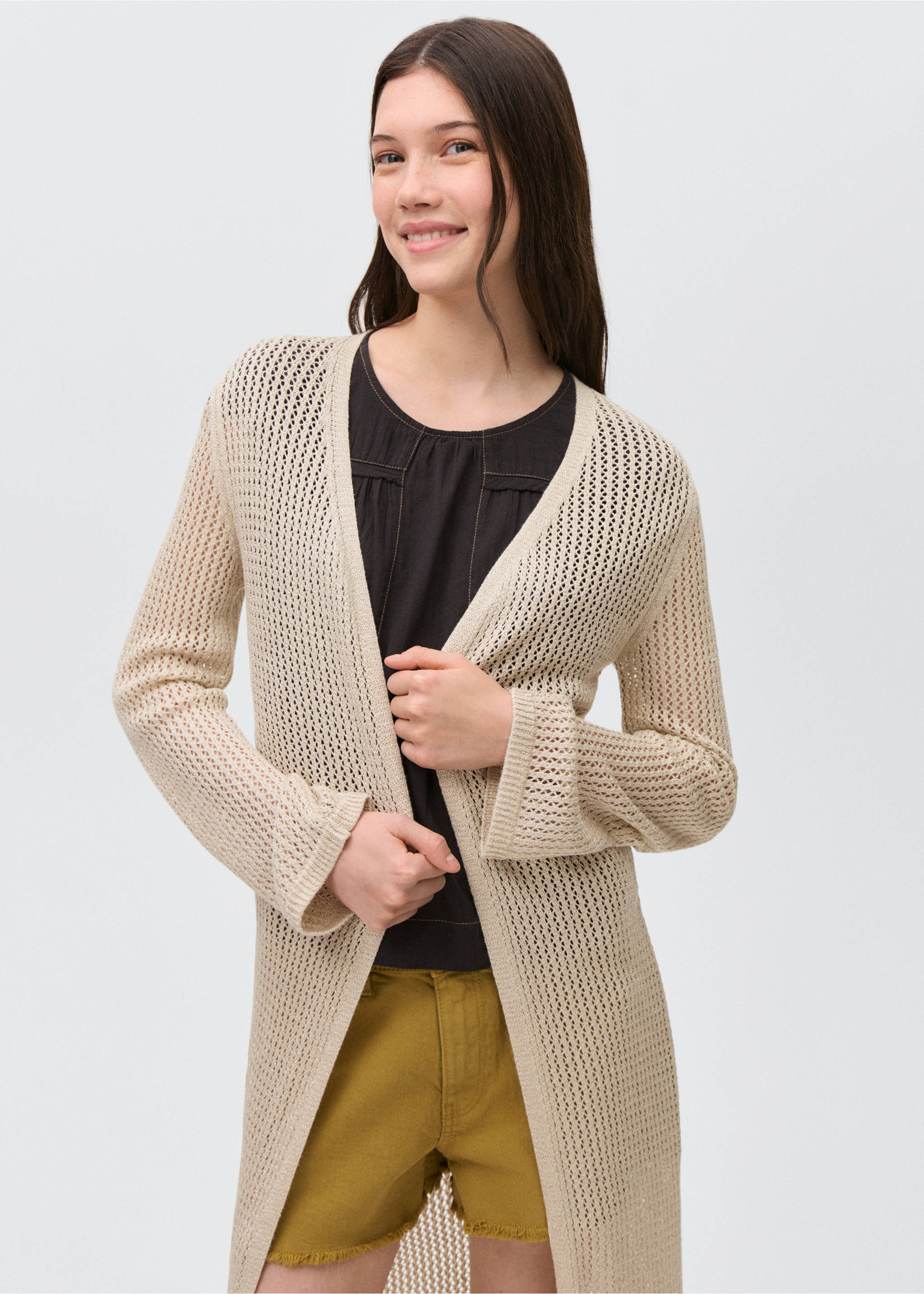 Long knitted cardigan with lace accents - Medium plane, Gold. Ref: 87075727-00.