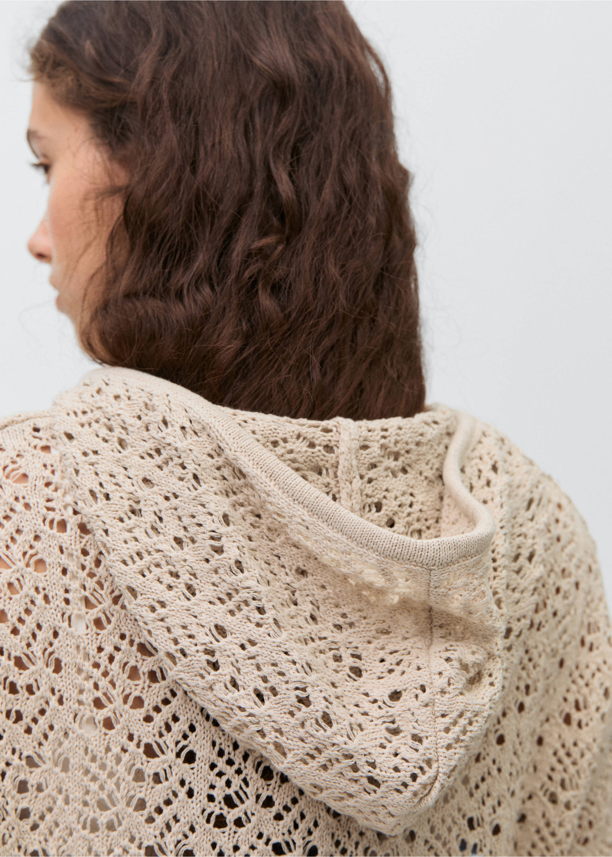 Kapuzenpullover mit Lochmuster - Detail des Artikels 2, Sandfarben. Ref: 87075728-00.