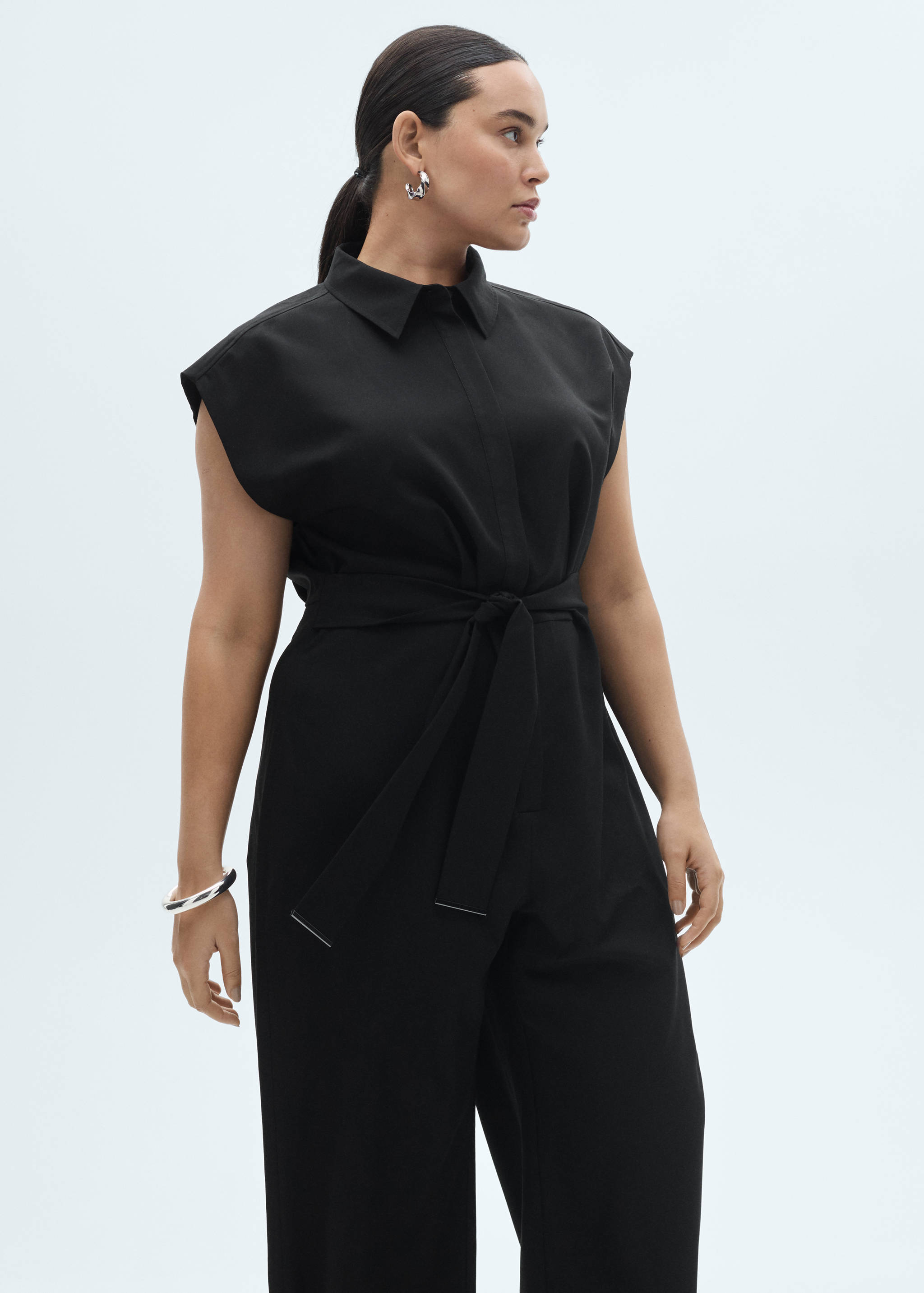 Straight-fit jumpsuit with belt - Details of the article 5