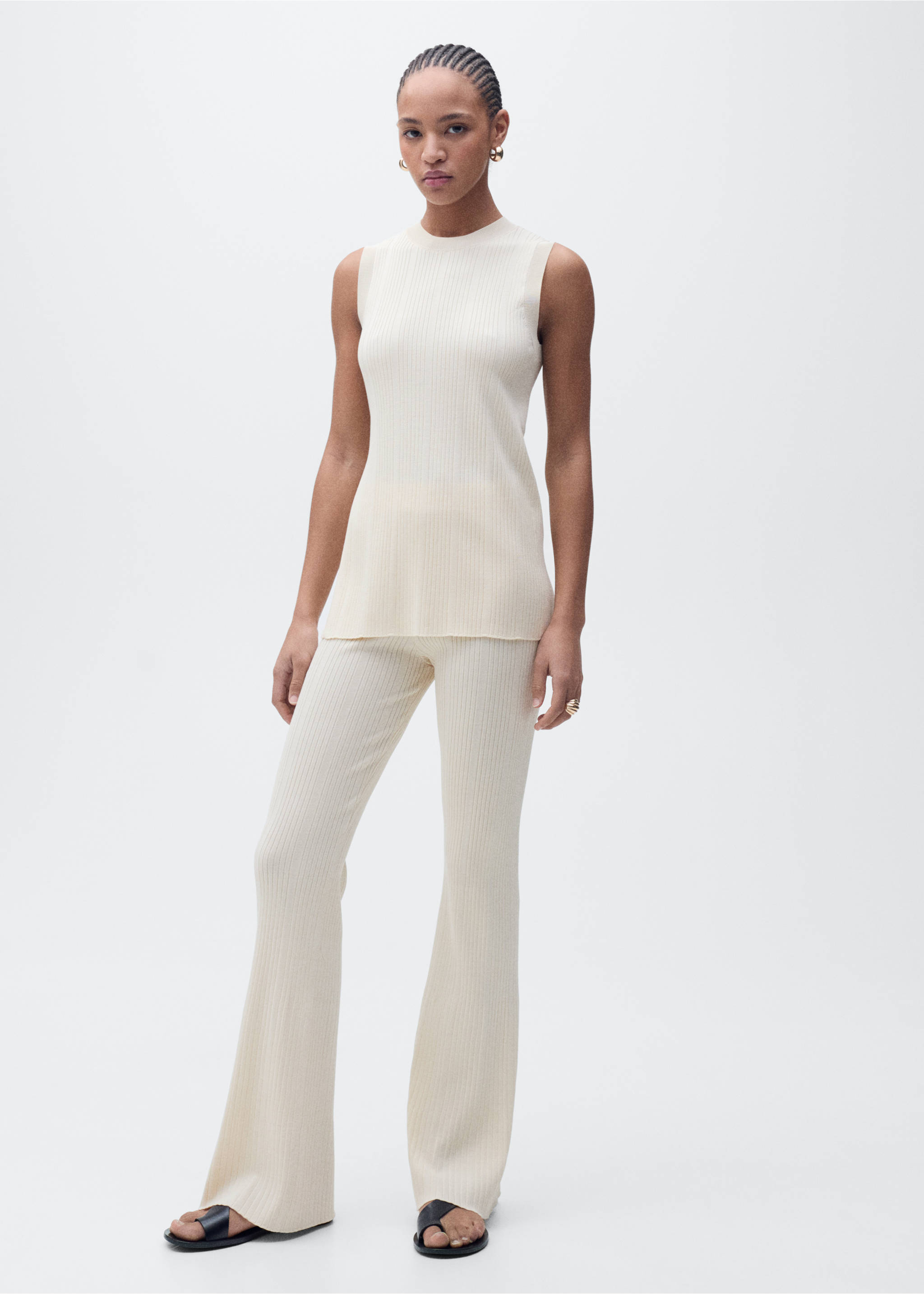 Top côtelé ouvertures - Plan général, Écru. Ref: 87075748-00.