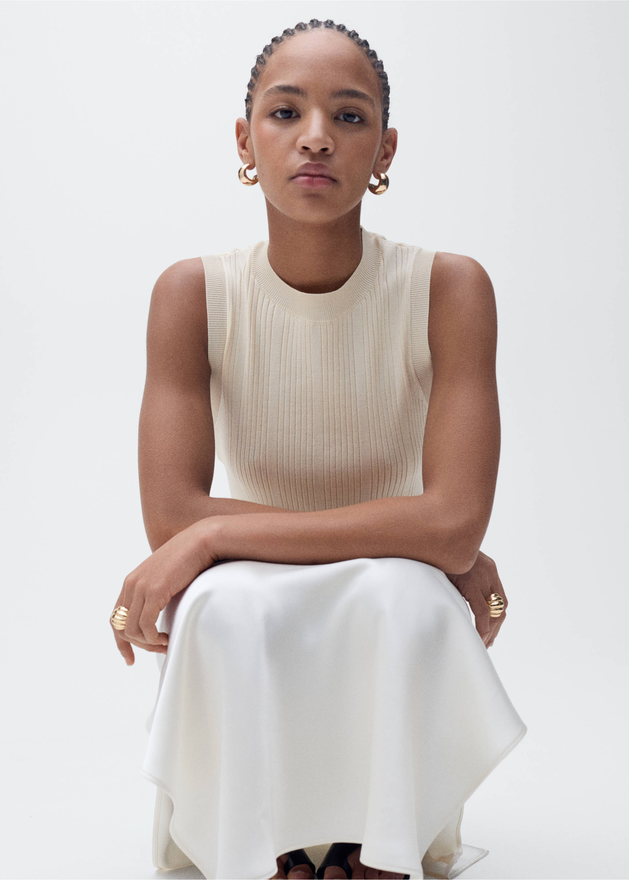Top côtelé ouvertures - Plan moyen, Écru. Ref: 87075748-00.