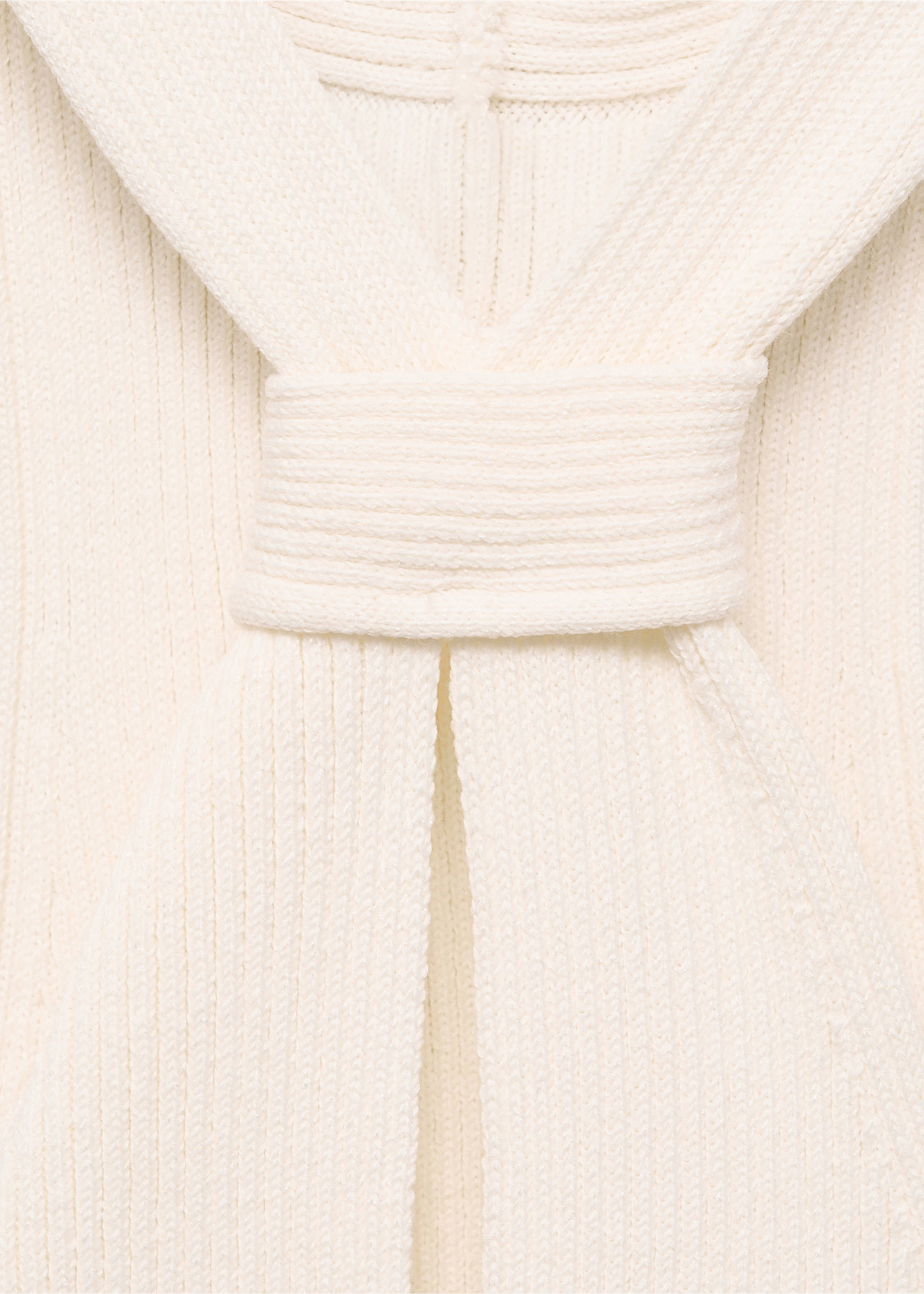 Halter-neck top with knot detail - Details of the article 8, Ecru. Ref: 87075762-00.