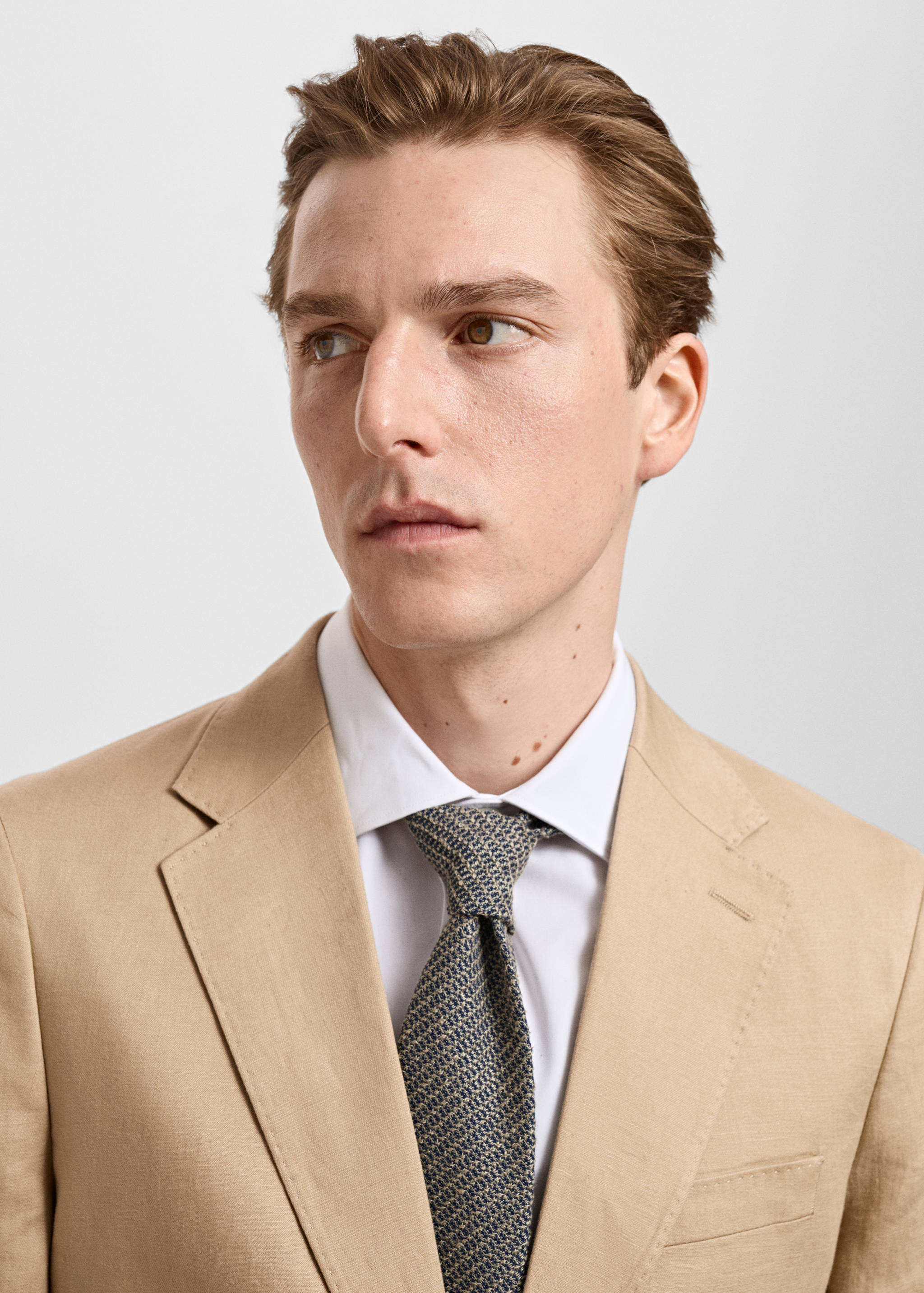 Amalfi 100% linen slim-fit suit jacket - Details of the article 1