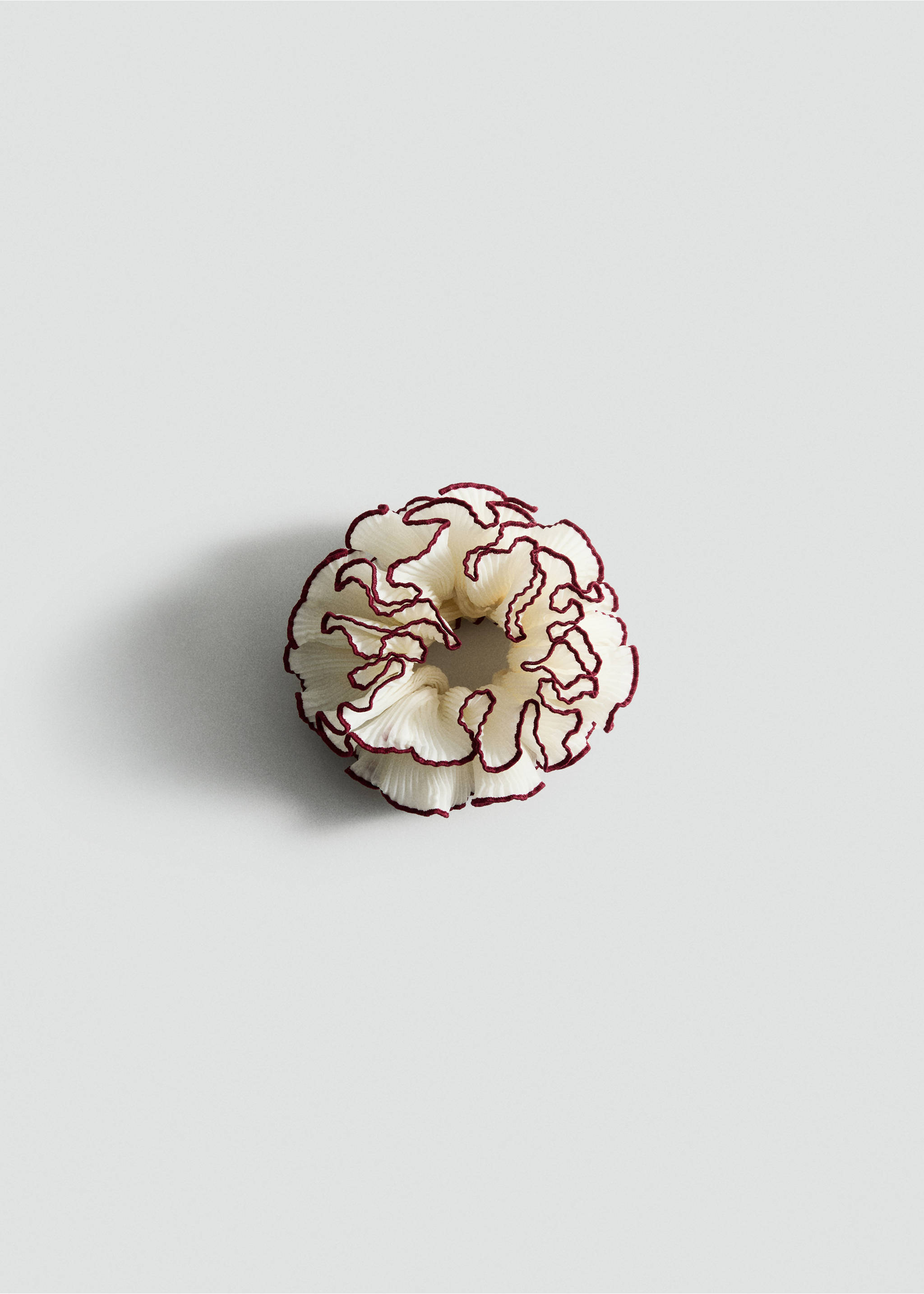 Flower scrunchie with contrasting trim - Article without model, Ecru. Ref: 87075927-00.