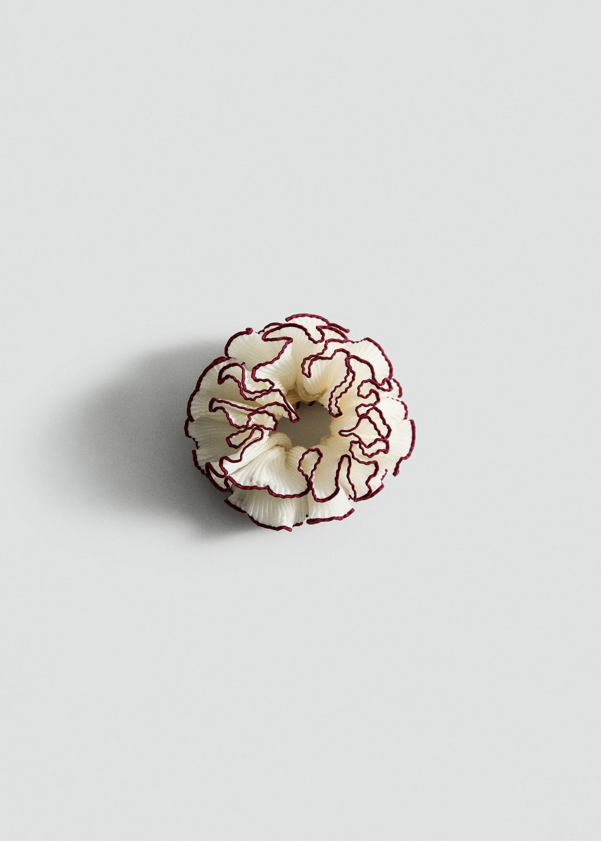 Flower scrunchie with contrasting trim - Article without model