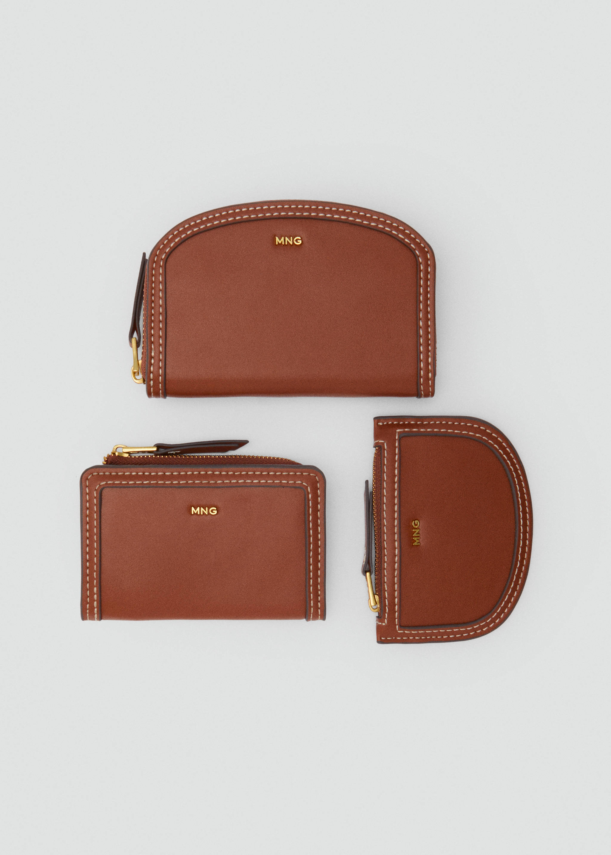 Mini oval faux-leather card holder - Details of the article 2