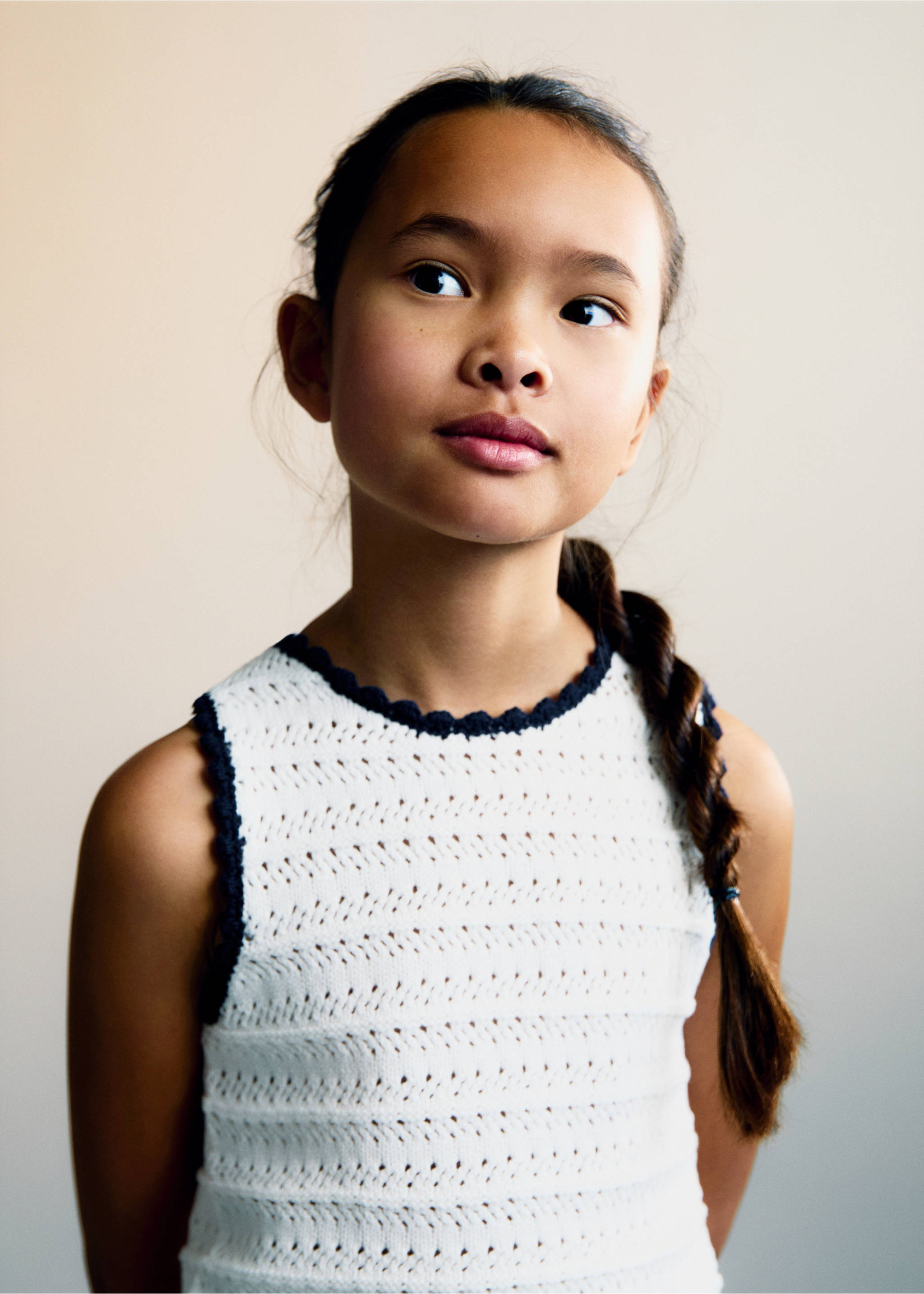 Knitted top with contrasting trim - Details of the article 1, White. Ref: 87075980-00.