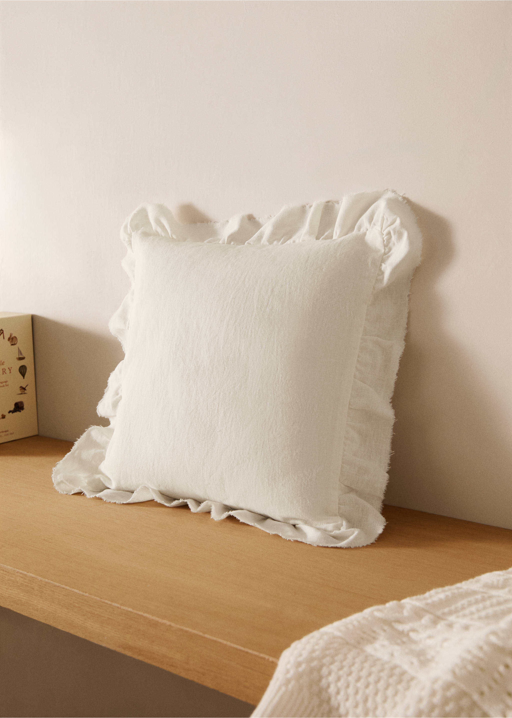 Children’s cotton linen ruffled cushion 30x30 cm - General plane, Off White. Ref: 87075981-00.