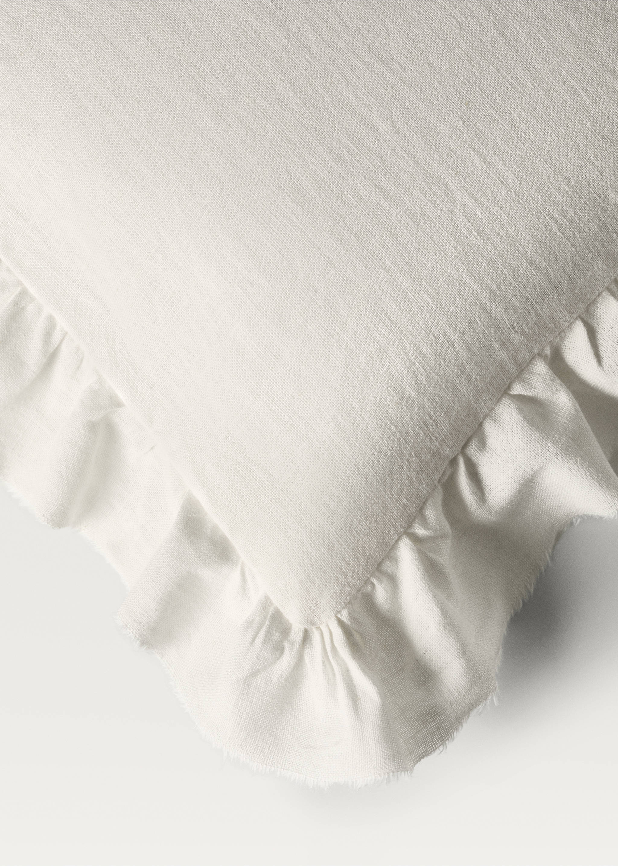 Children’s cotton linen ruffled cushion 30x30 cm - Details of the article 3, Off White. Ref: 87075981-00.