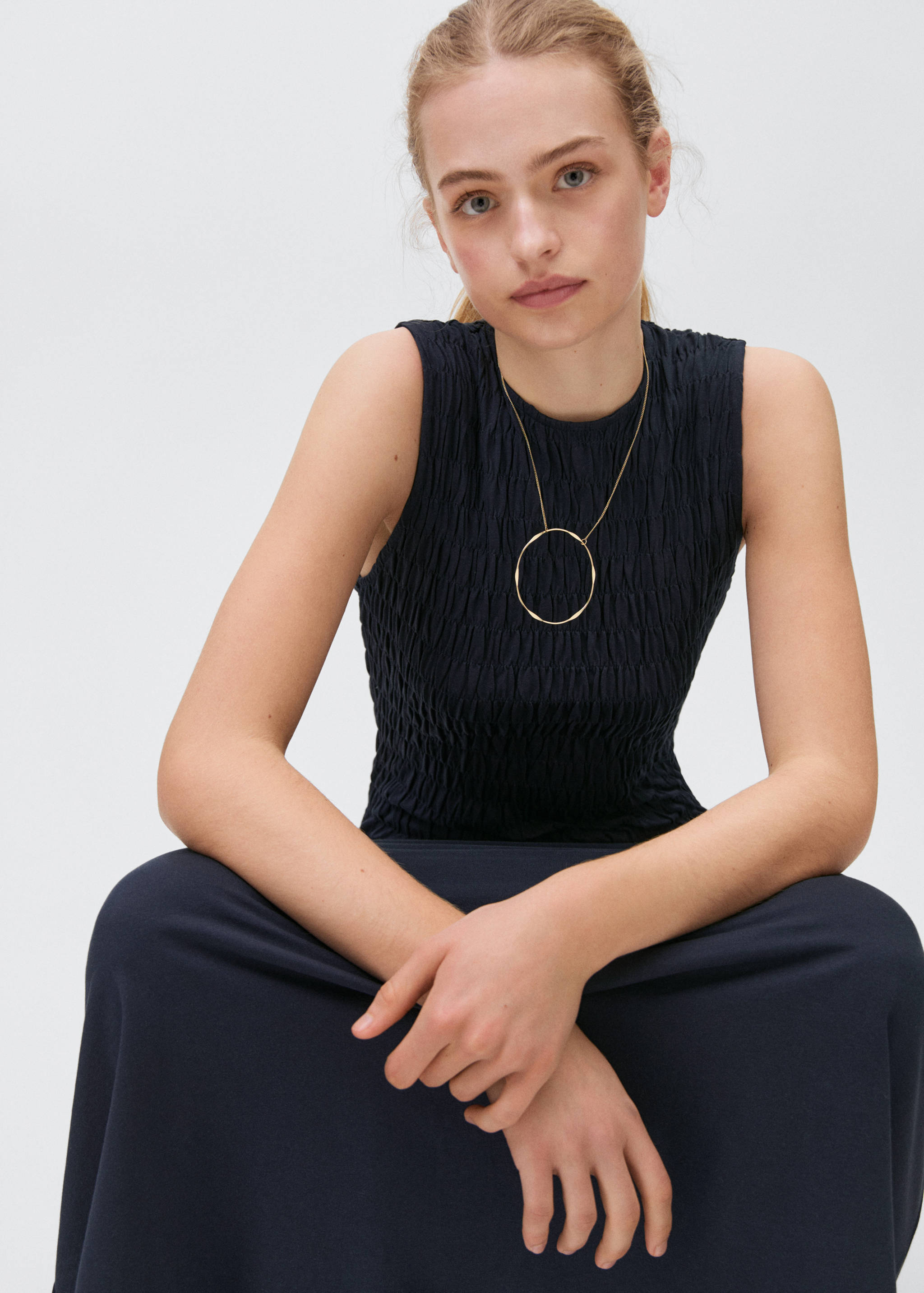 Long dress with ruffled detail - Details of the article 2