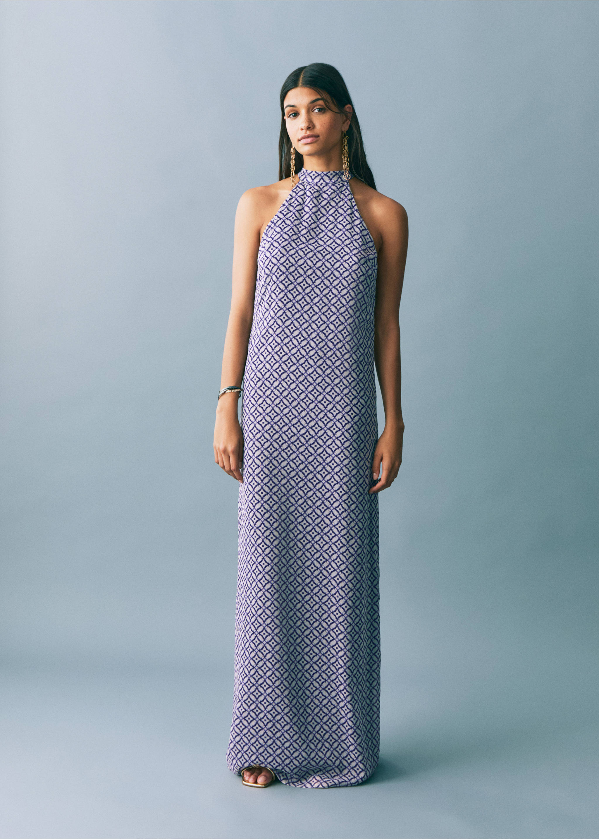Vestido estampado cuello halter - Plano general, Azul tinta. Ref: 87076355-00.