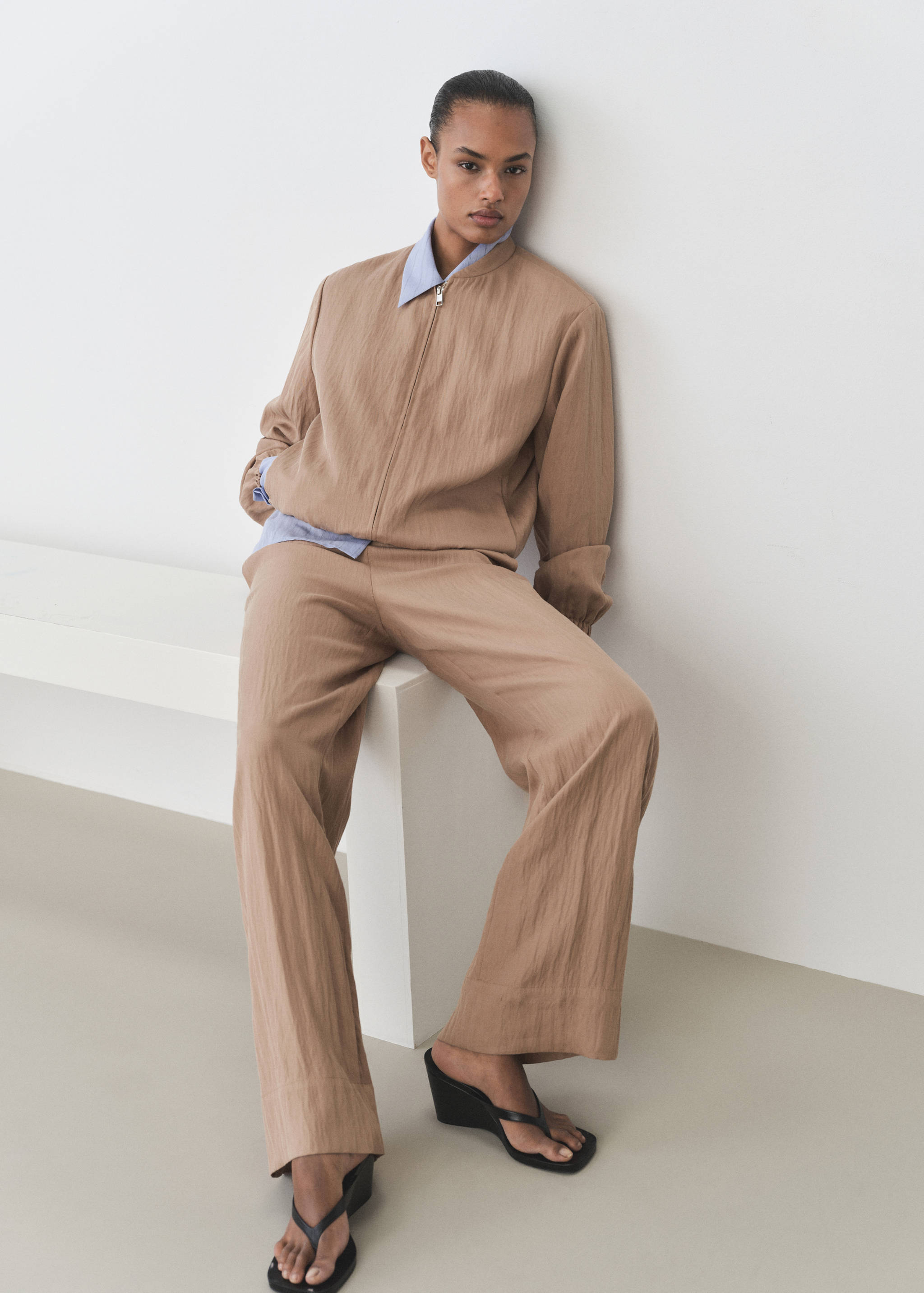 Straight-fit lyocell textured trousers - Details of the article 2