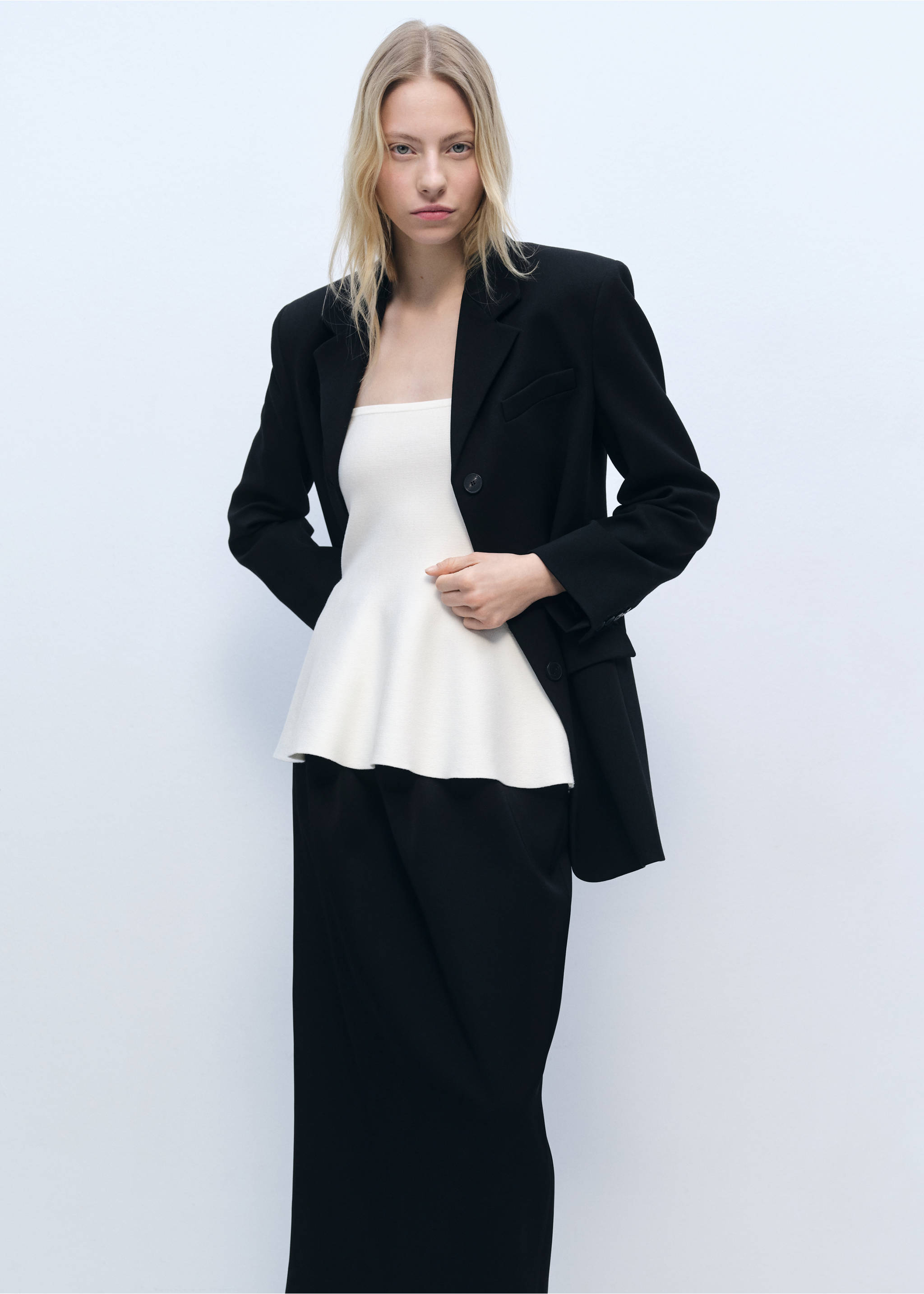 Fine-knit peplum top - Details of the article 2, Ecru. Ref: 87076367-00.