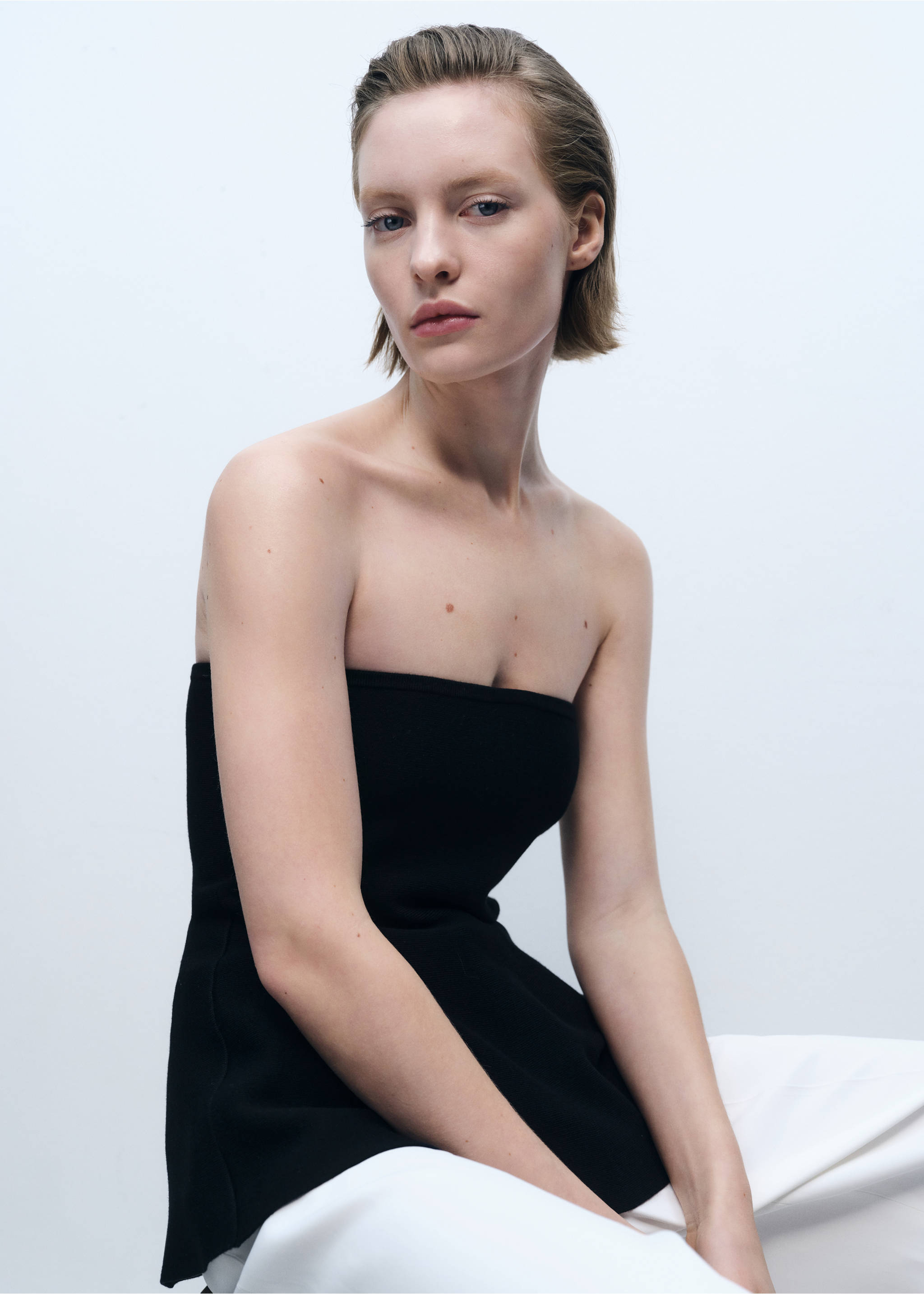 Feinstrick-Peplum-Top - Mittlere Ansicht, Schwarz. Ref: 87076367-00.