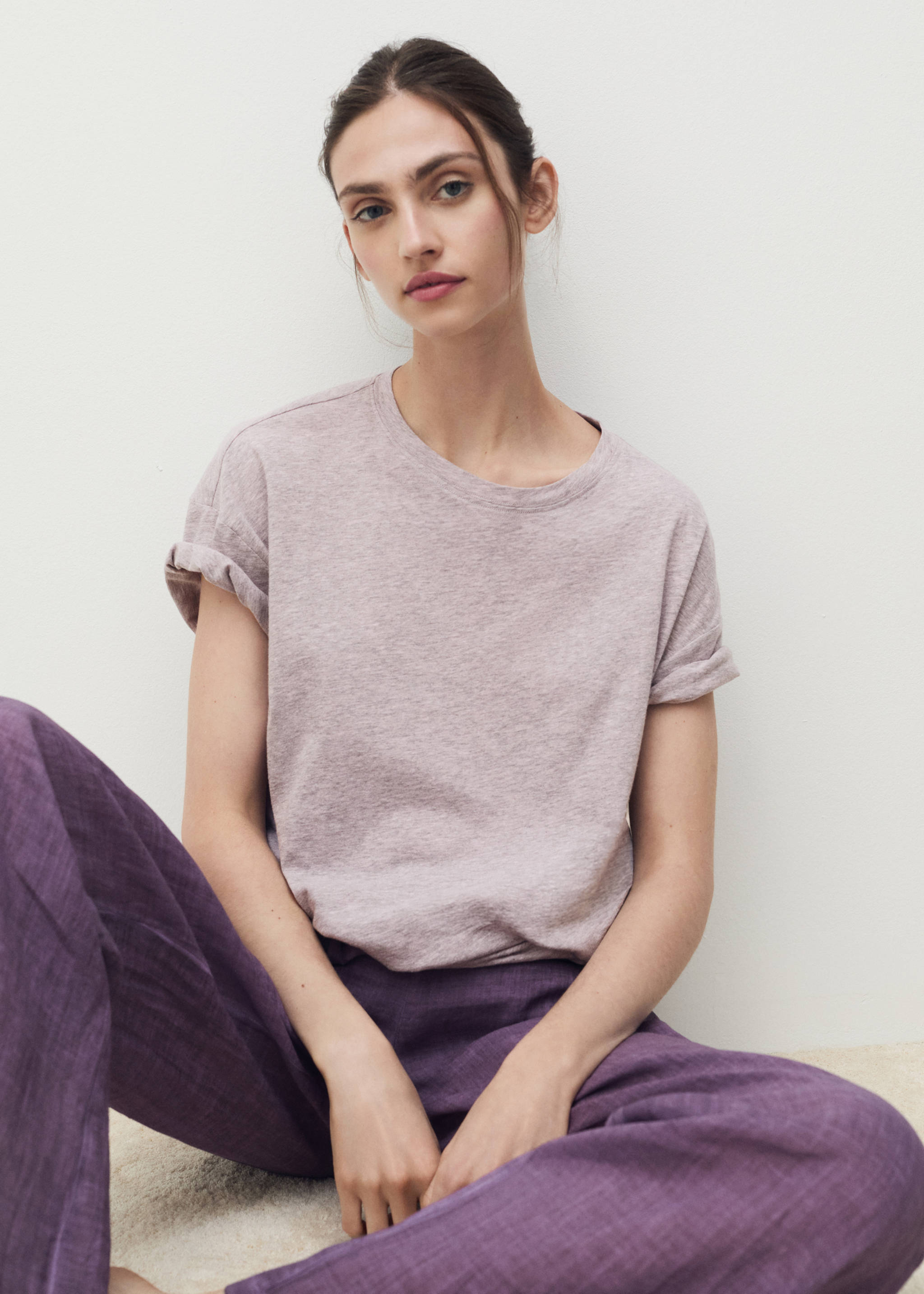 Short-sleeved cotton t-shirt - Details of the article 2