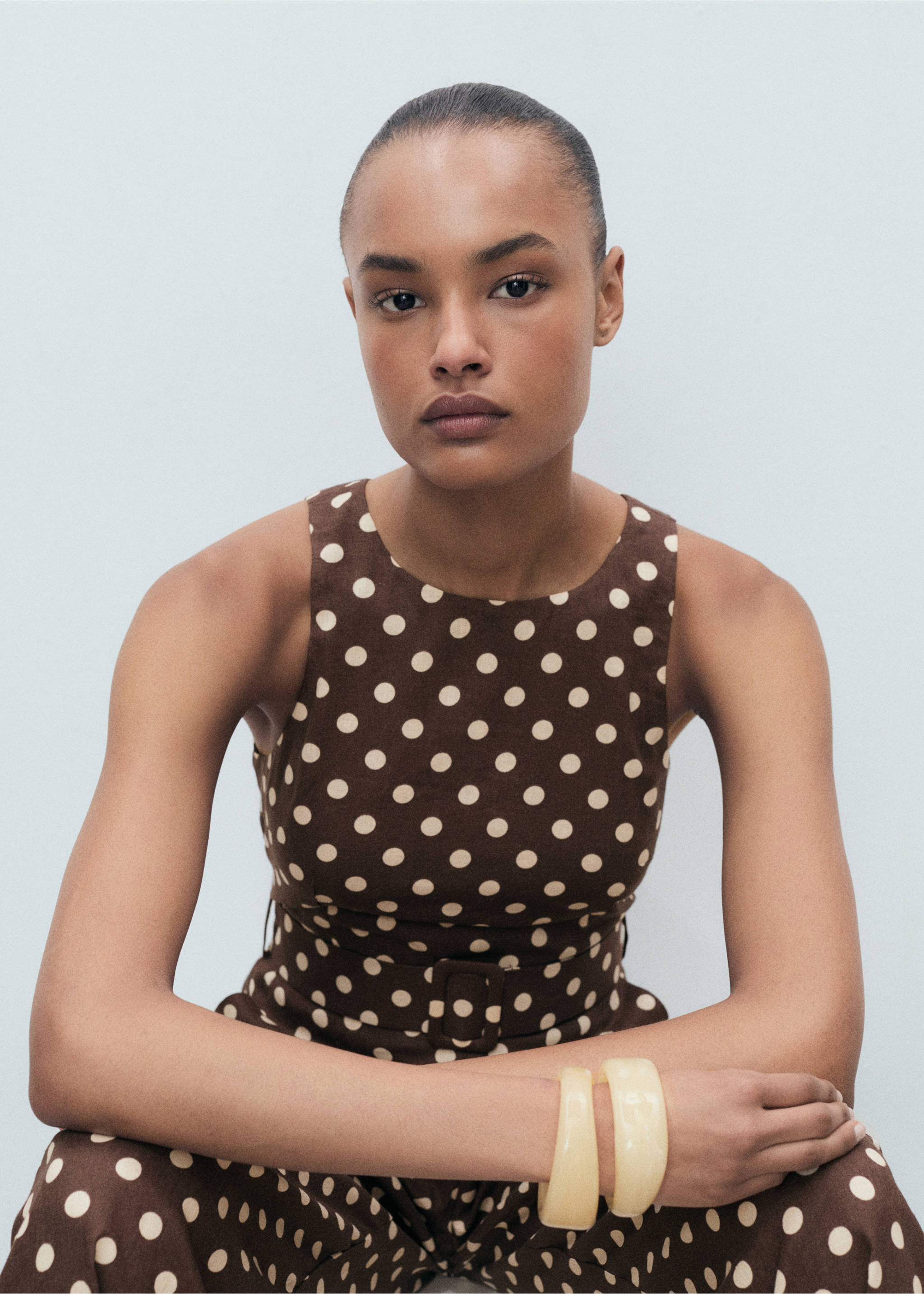 Linen jumpsuit with polka-dots and belt - Details of the article 1, Chocolate. Ref: 87077161-00.