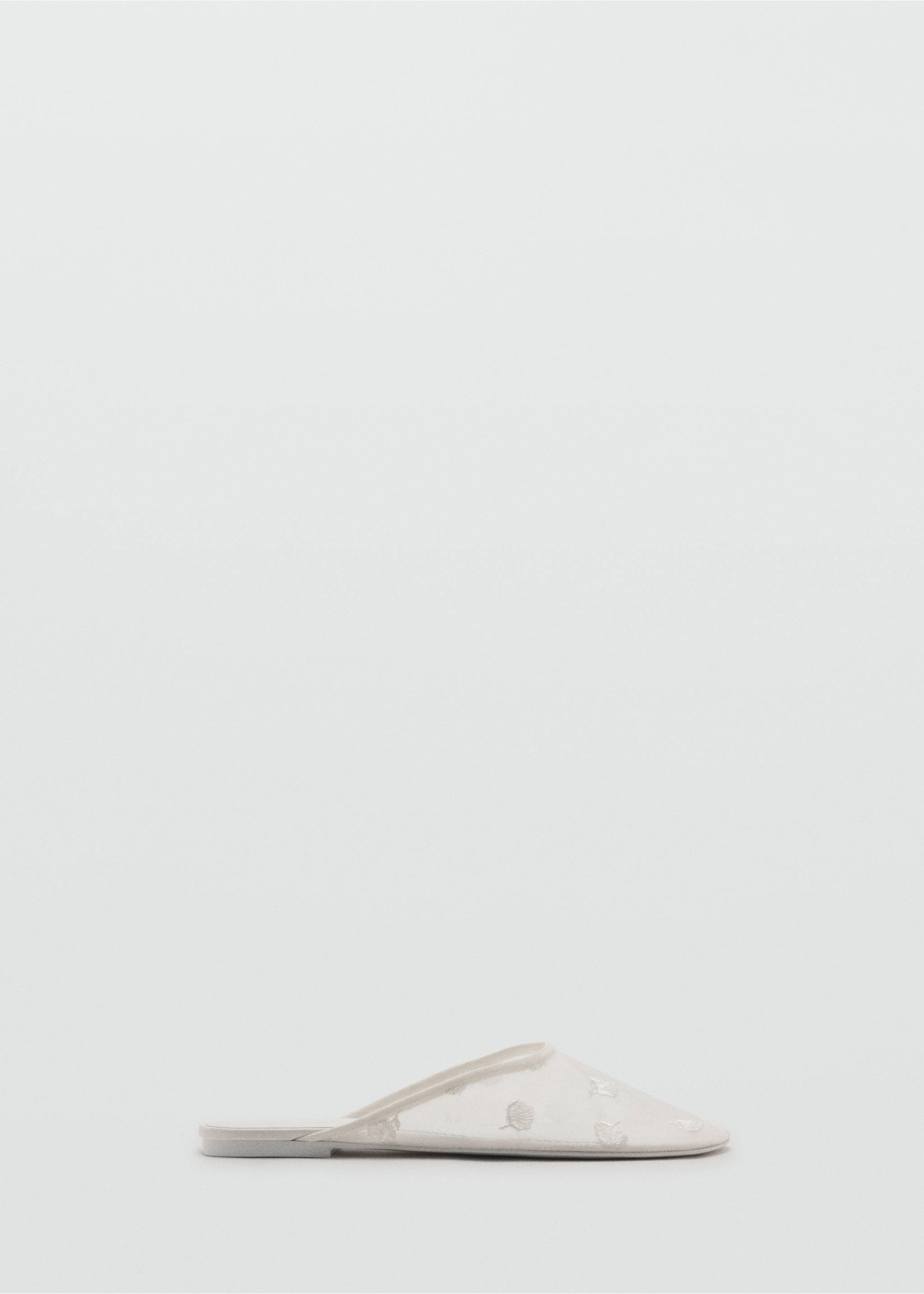 Embroidered mesh shoes - Article without model, White. Ref: 87077163-00.