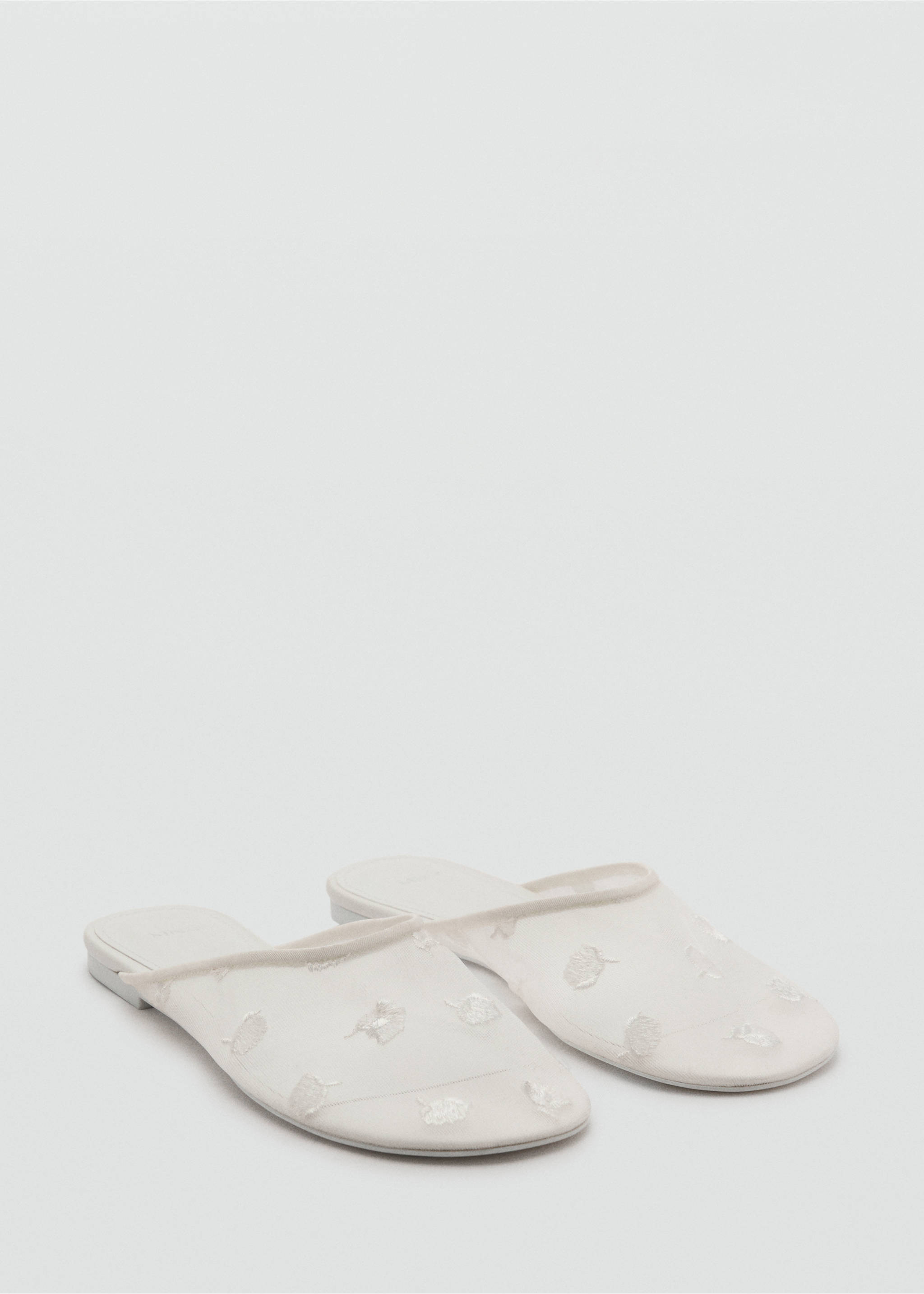 Embroidered mesh shoes - Medium plane, White. Ref: 87077163-00.