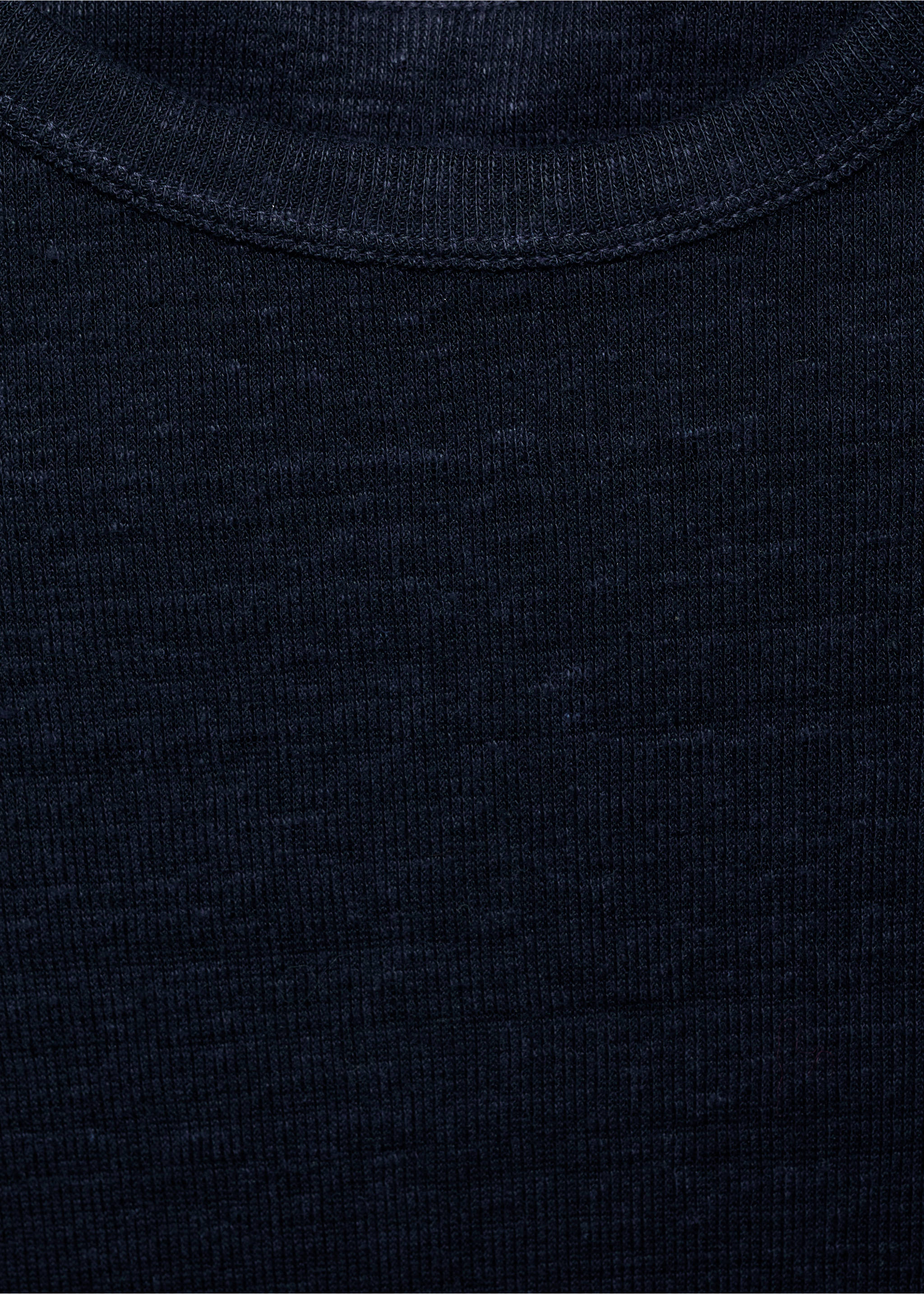 Camiseta lino entallada - Detalle del artículo 8, Azul marino oscuro. Ref: 87077165-00.