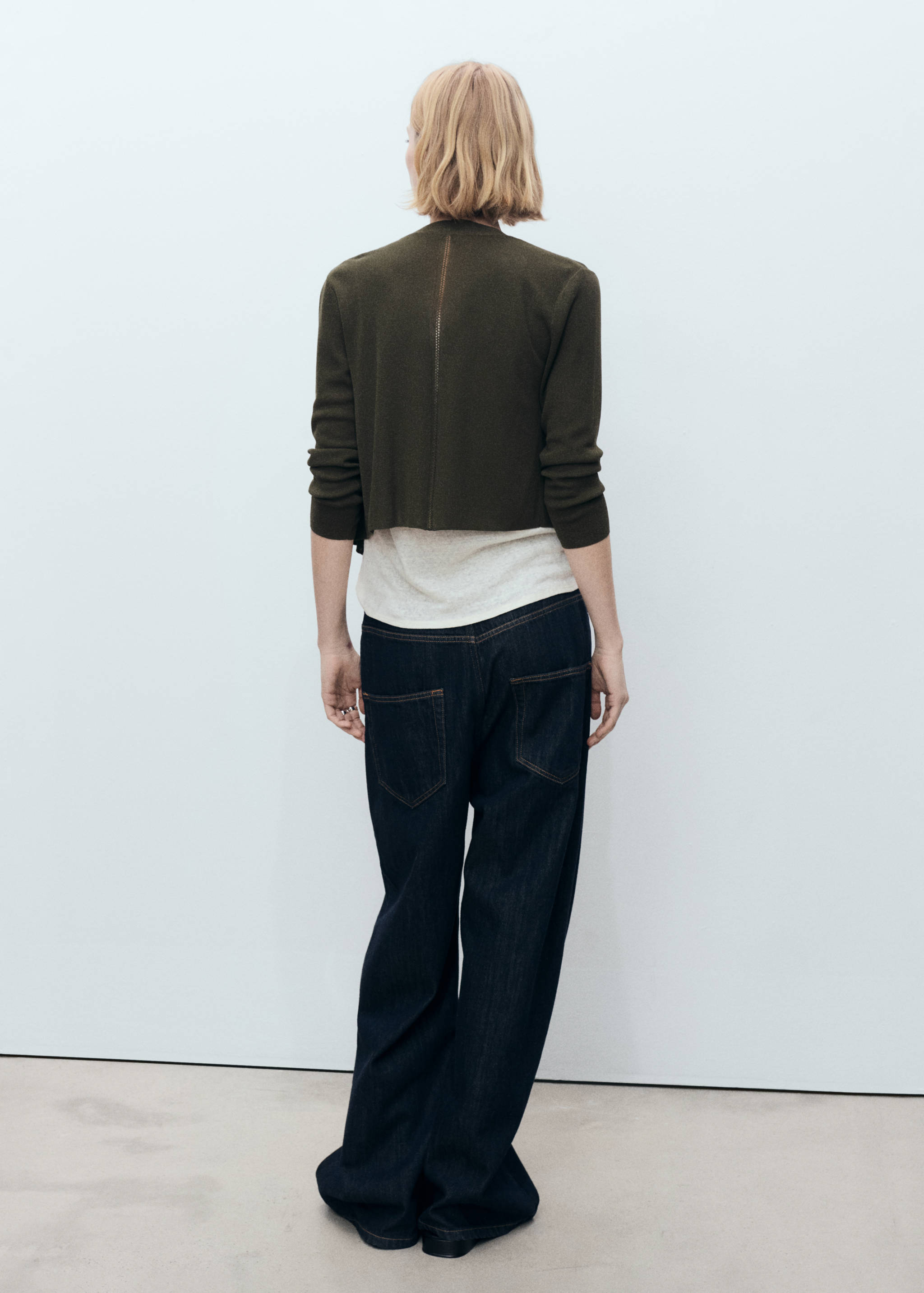 Knitted cropped cardigan - Reverse of the article